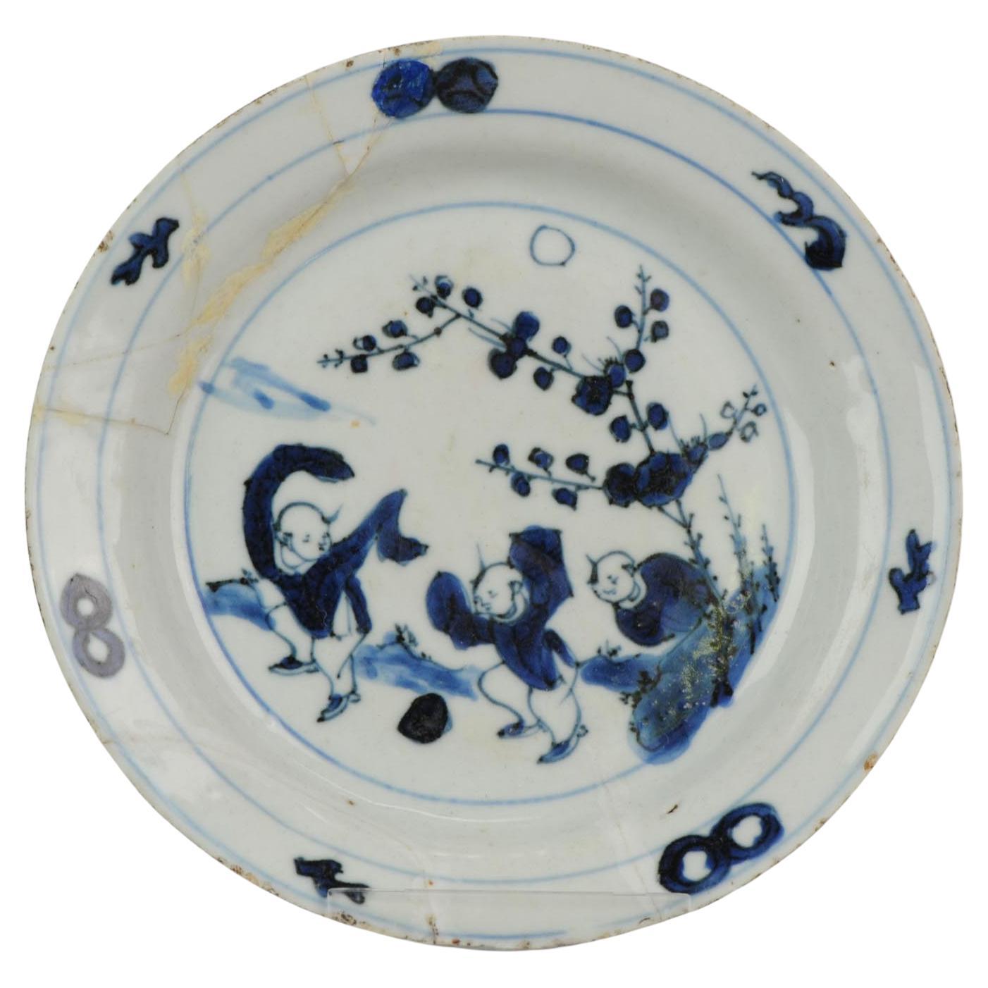 Ancienne plaque de paysage en porcelaine chinoise de la fin du Ming ou de transition