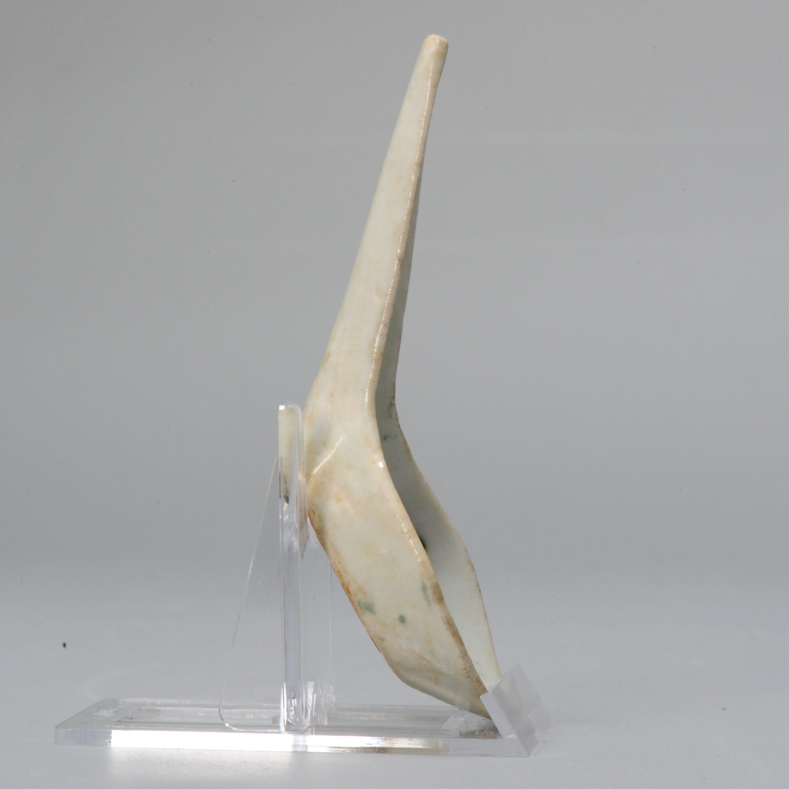Qing Cuillère de rose mandarine ancienne en porcelaine de Canton, Chine, 19e siècle en vente