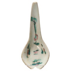 Antique Chinese Porcelain Mandarin Rose Spoon Canton, China, 19th Century