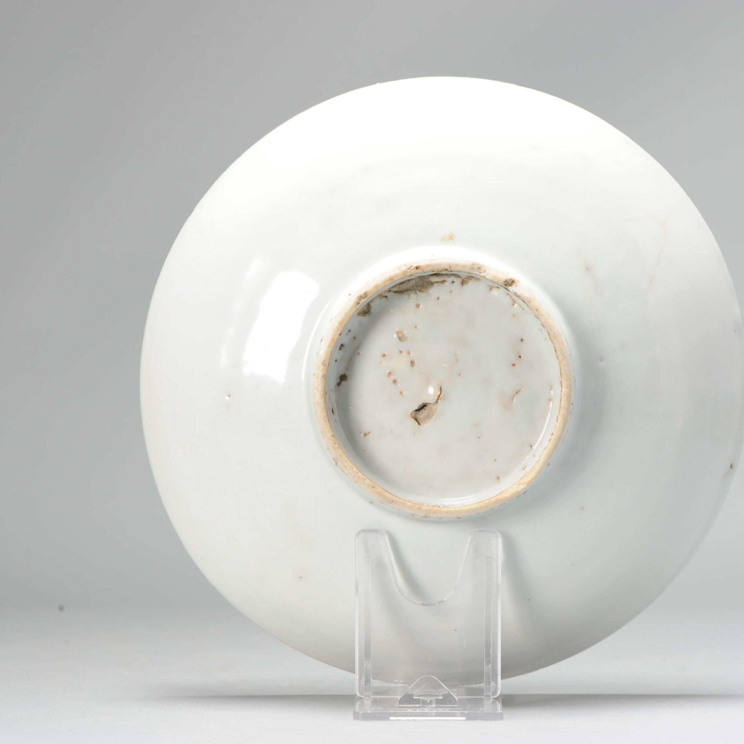 Cinese Antico piatto da spiaggia in porcellana cinese Ming Ming Transitional Tianqi Shell, 1600-1644 in vendita
