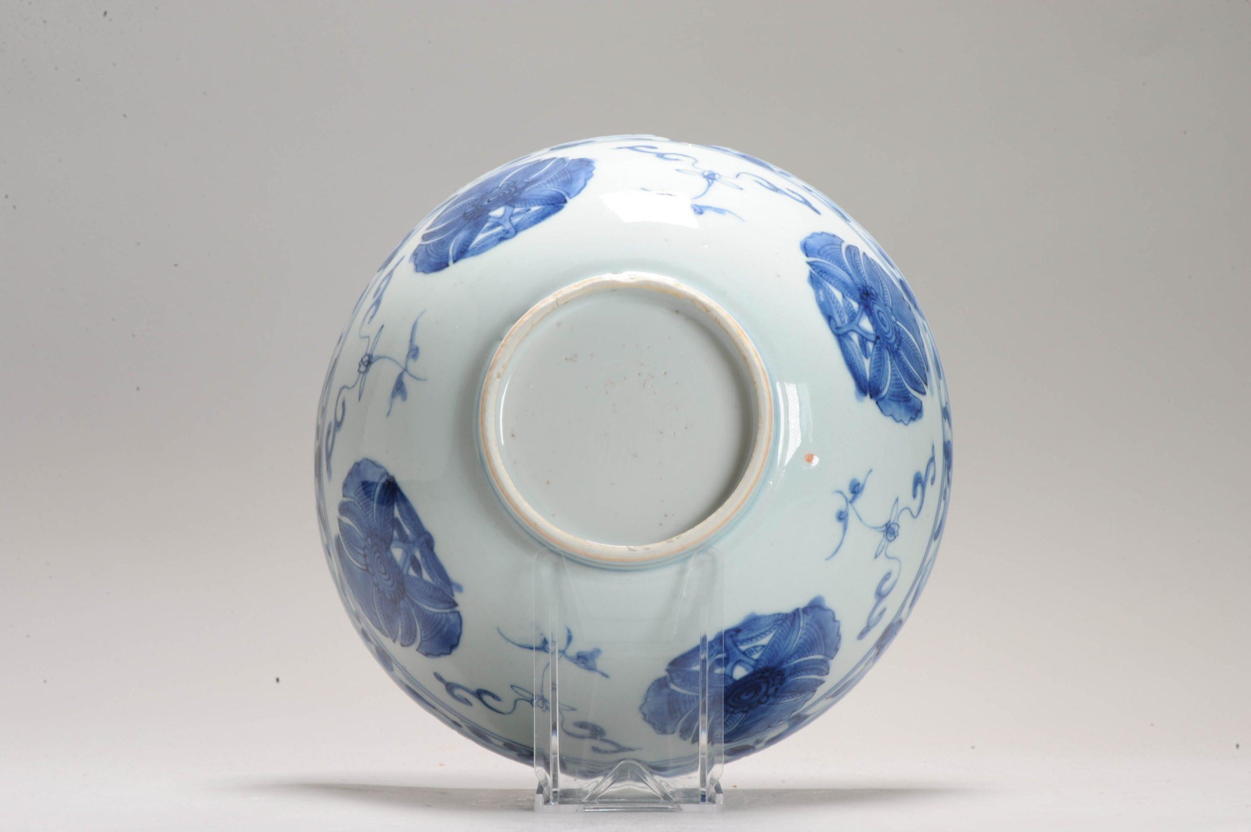 Precioso cuenco de la época Ming en buen estado de conservación.

Más información:
Material: Porcelana y cerámica
Tipo de decoración / Color: Kraak
Región de origen: China
Emperador Wanli (1572-1620)
Periodo: Siglo XVI, siglo XVII
Período de la