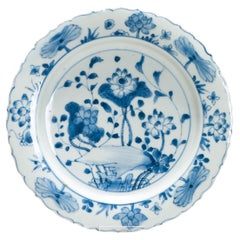 Antique Chinese Porcelain Ming Wanli Period Plate, 1580-1600