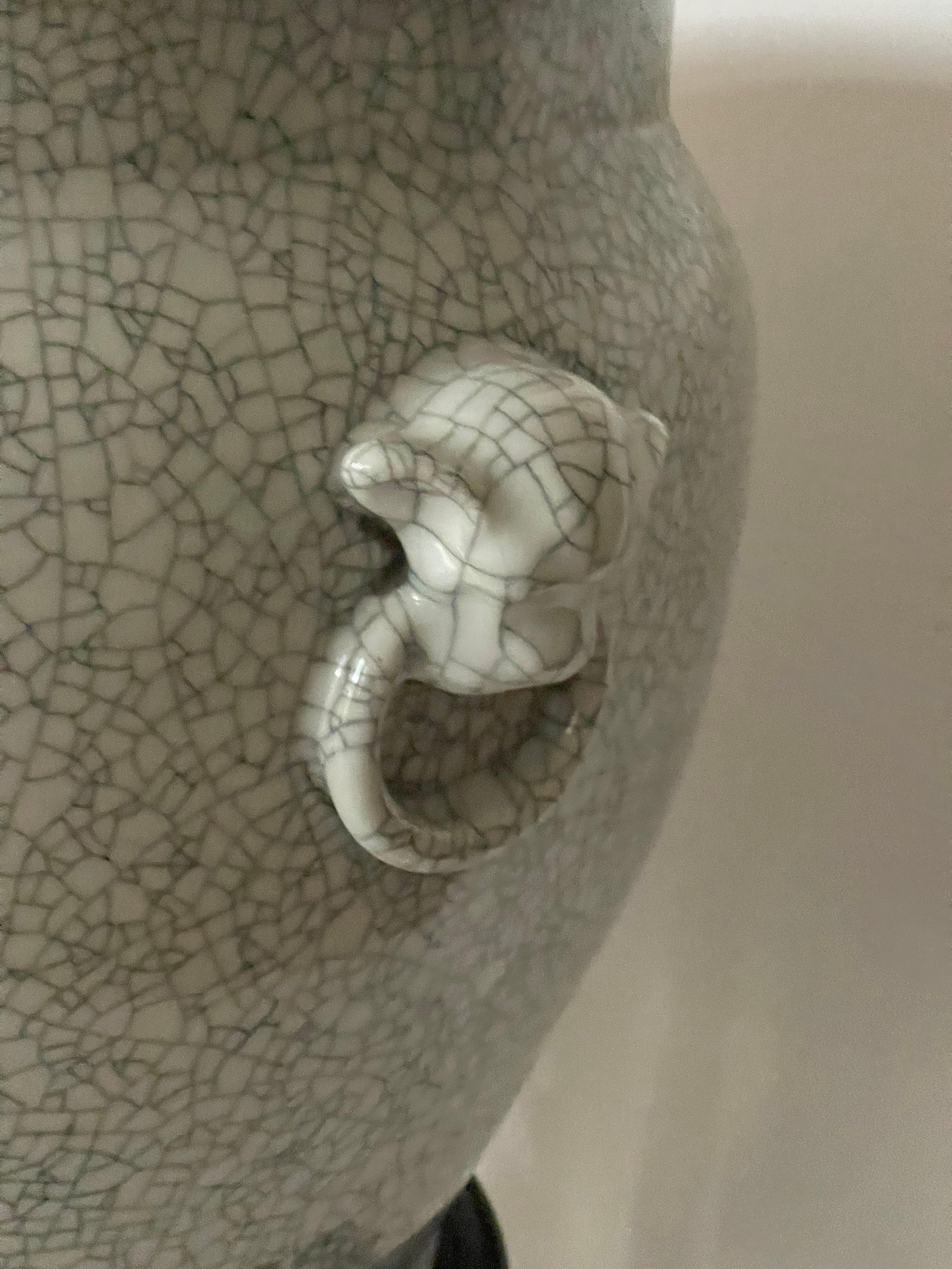 Milieu du XXe siècle Ancien bol à plantes en porcelaine chinoise avec support en vente