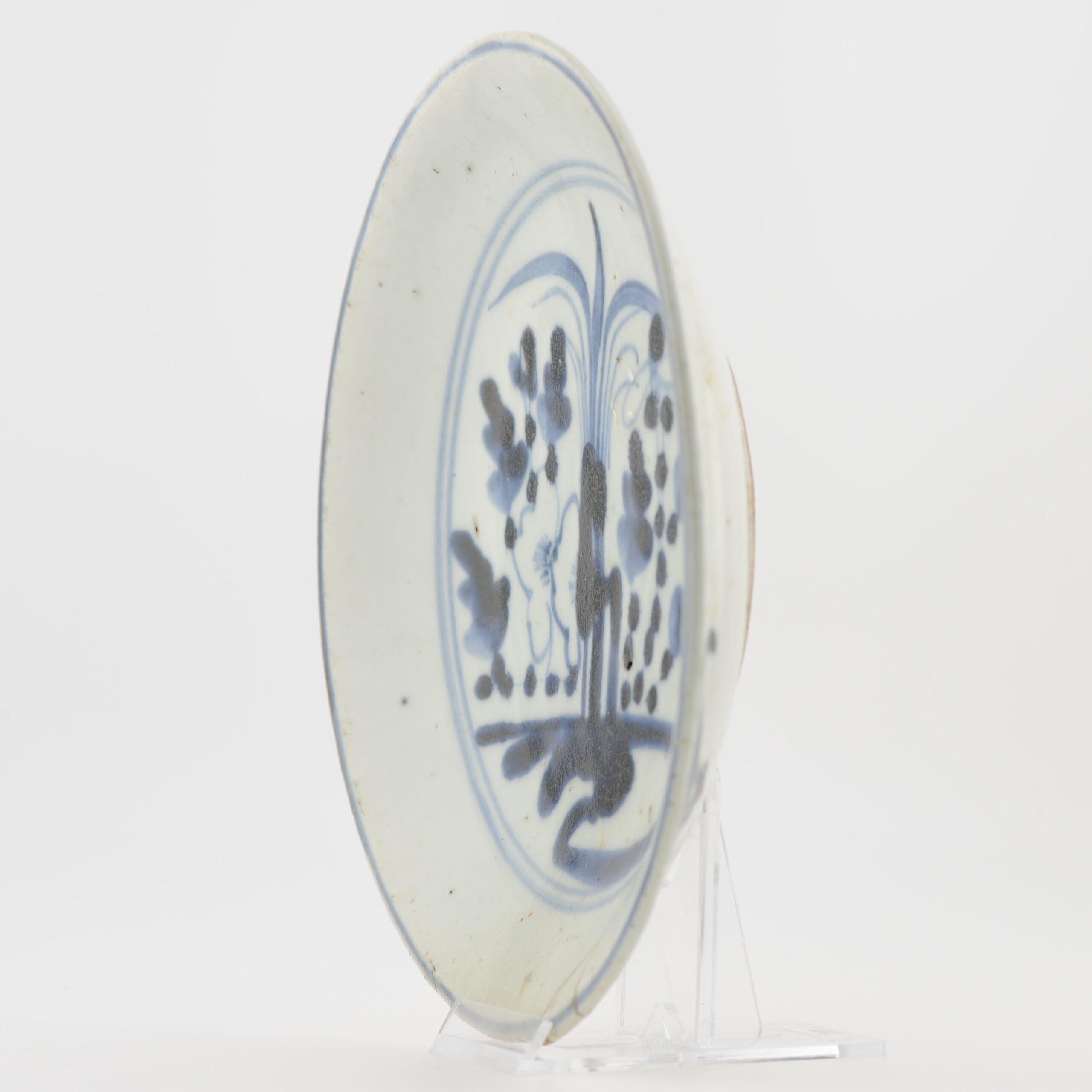 Antique Chinese Porcelain Plate Kitchen Qing Dehua, 19th Century In Good Condition For Sale In Amsterdam, Noord Holland