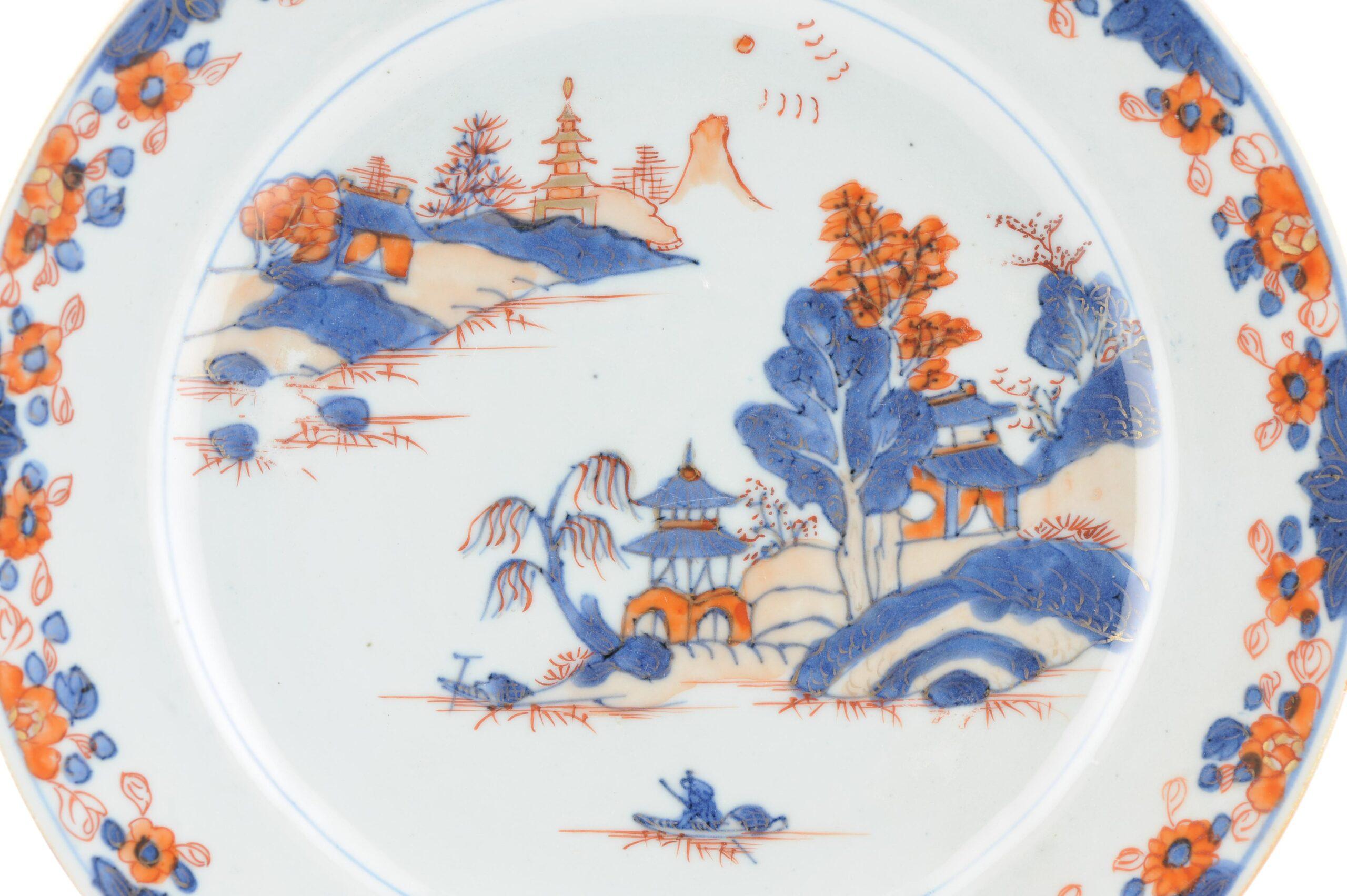 Une belle assiette. Yongzheng -  Dynastie Qing - Période Qing. Belle scène paysagère.

Informations complémentaires :
MATERIAL : Porcelaine et poterie
Région d'origine : Chine
Empereur : Kangxi (1661-1722)
Période : XVIIIe siècle
Type de décoration