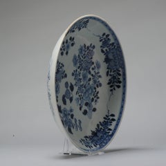 Assiette ancienne en porcelaine chinoise Qianlong bleue et blanche, 18e siècle