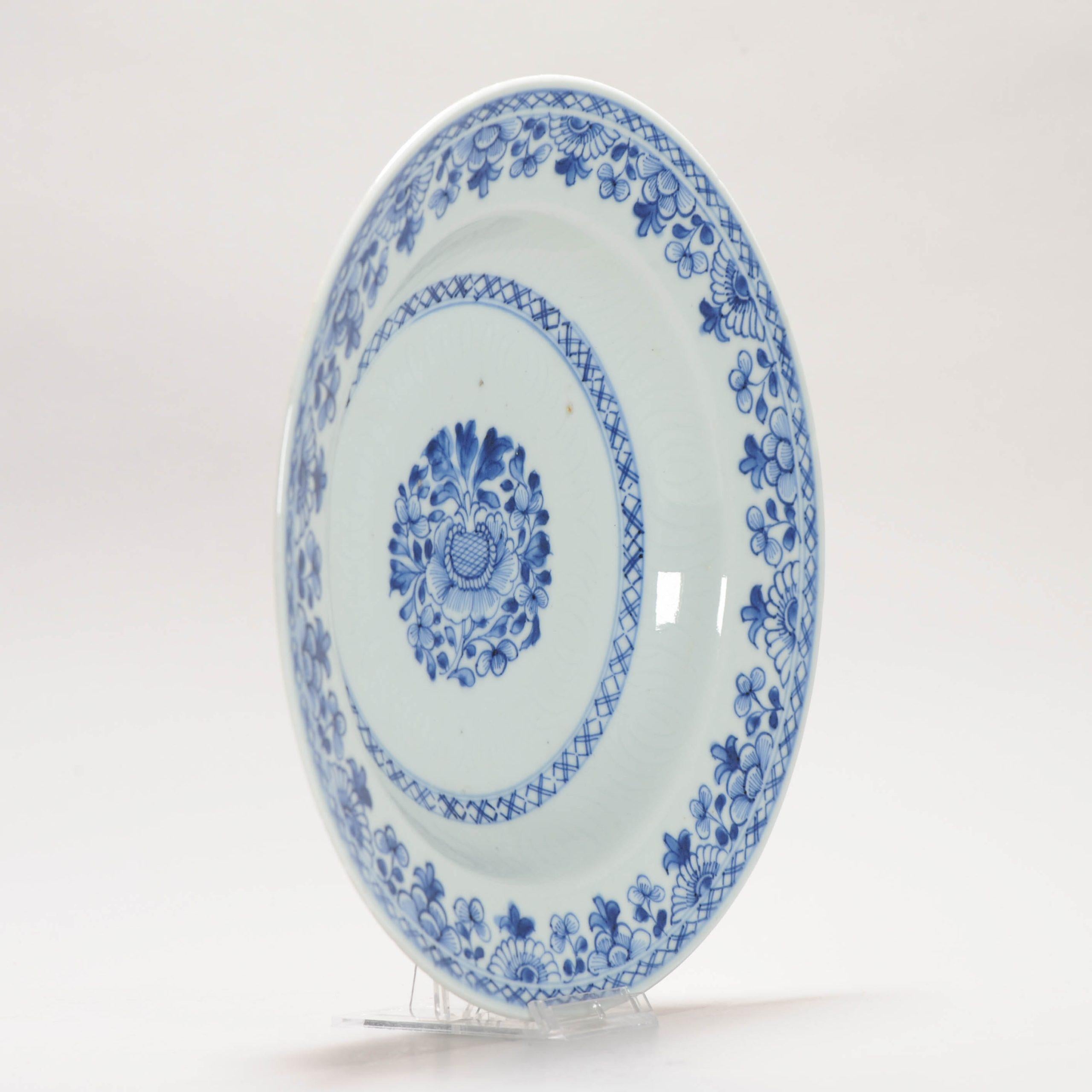 A very nice and beautifully decorated  dish with a scene of Flowers, The painting quality is very nice. Also anhua decoration in the white.

Additional information:
Material: Porcelain & Pottery
Region of Origin: China
Period: 18th century
Emperor: