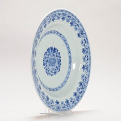 Antique Chinese Porcelain Qianlong Dish Blue and White Flowers, 18th Century
