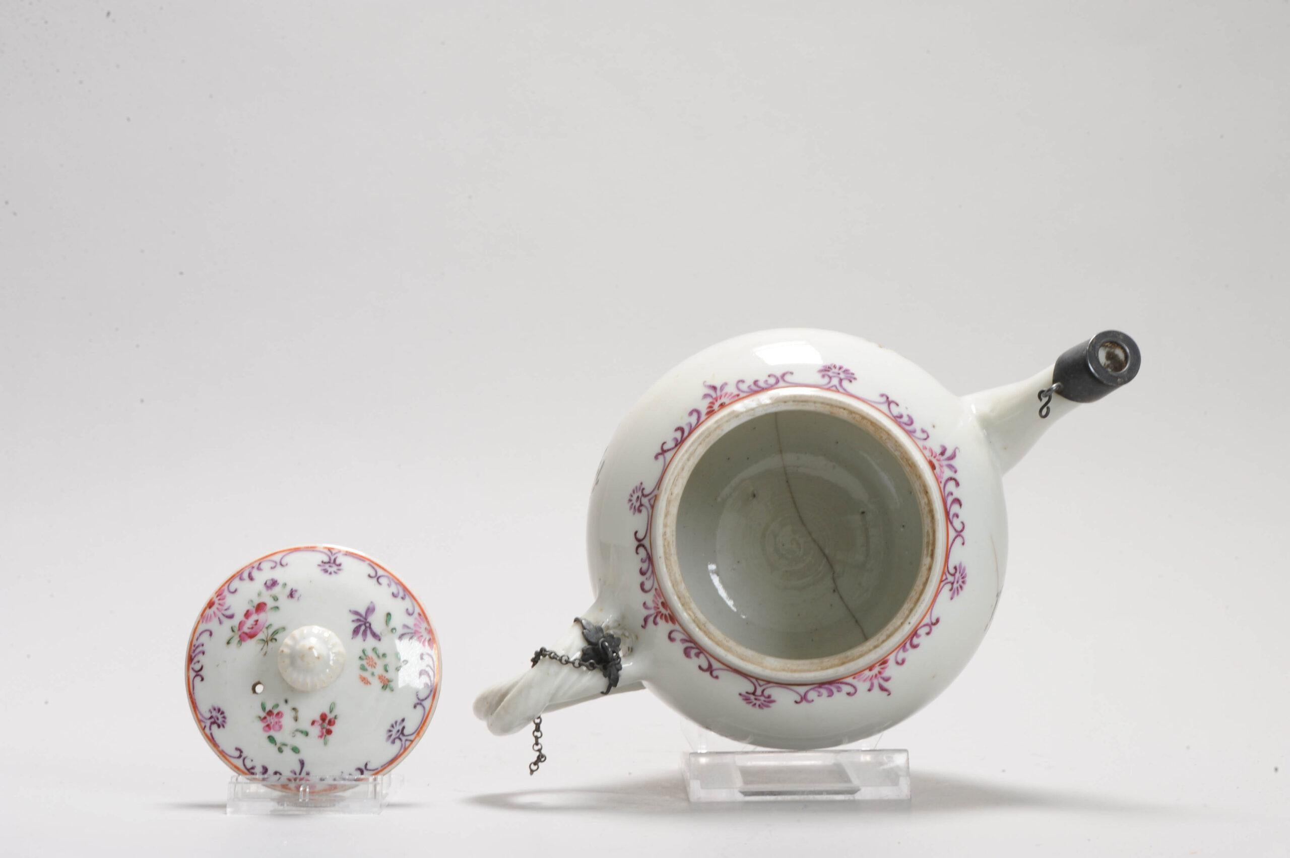 Qing Antique Chinese Porcelain Qianlong Flowers Teapot, 18th Century For Sale