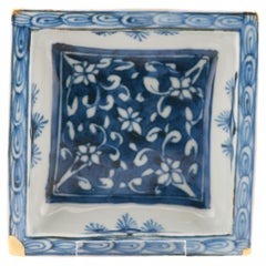 Antiguo Plato de Porcelana China Dinastía Ming, Siglo XVII