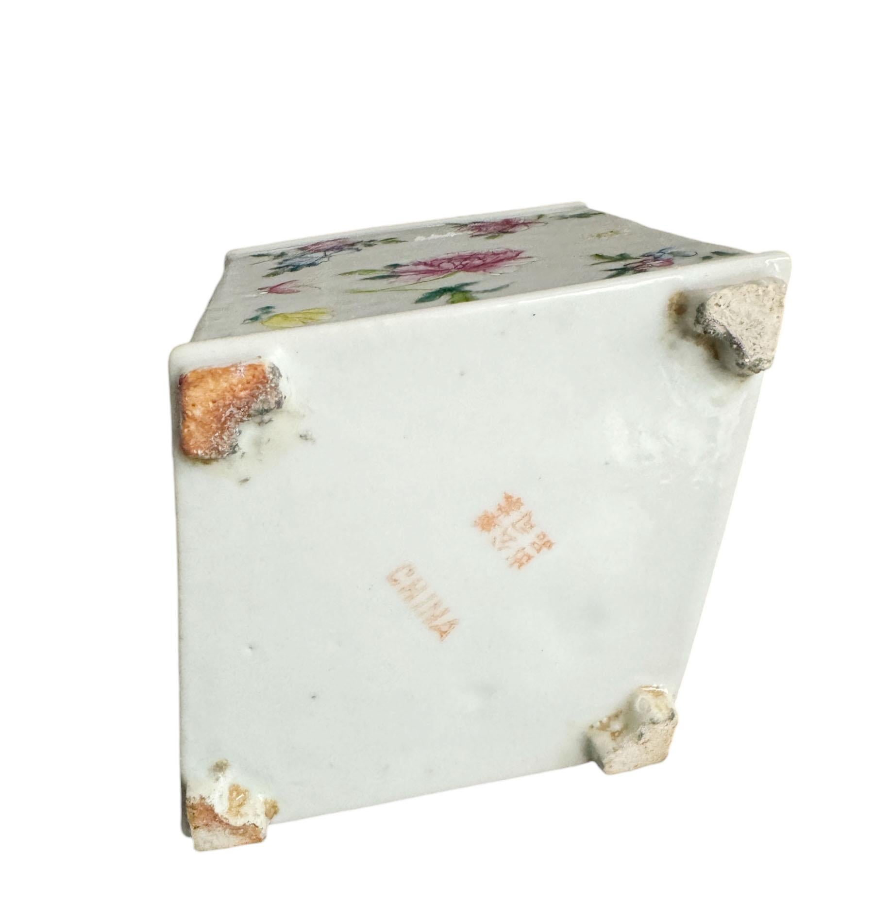 Antique Chinese Porcelain Tea Caddy For Sale 9