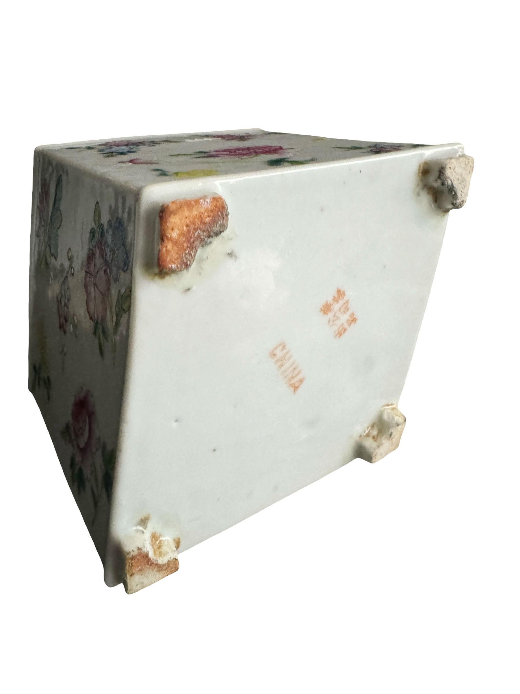 Antique Chinese Porcelain Tea Caddy For Sale 10