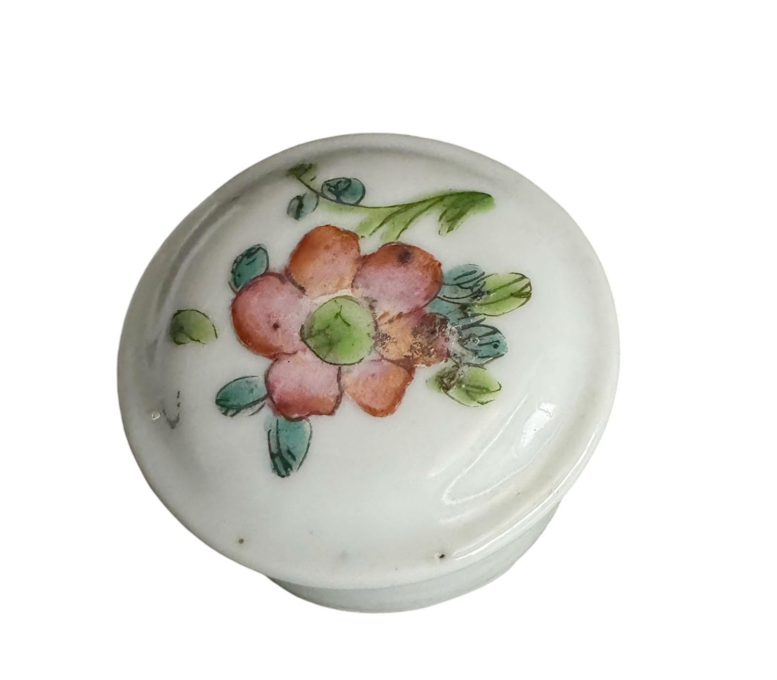 Antique Chinese Porcelain Tea Caddy For Sale 1