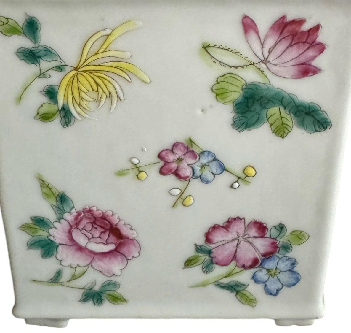 Antique Chinese Porcelain Tea Caddy For Sale 3