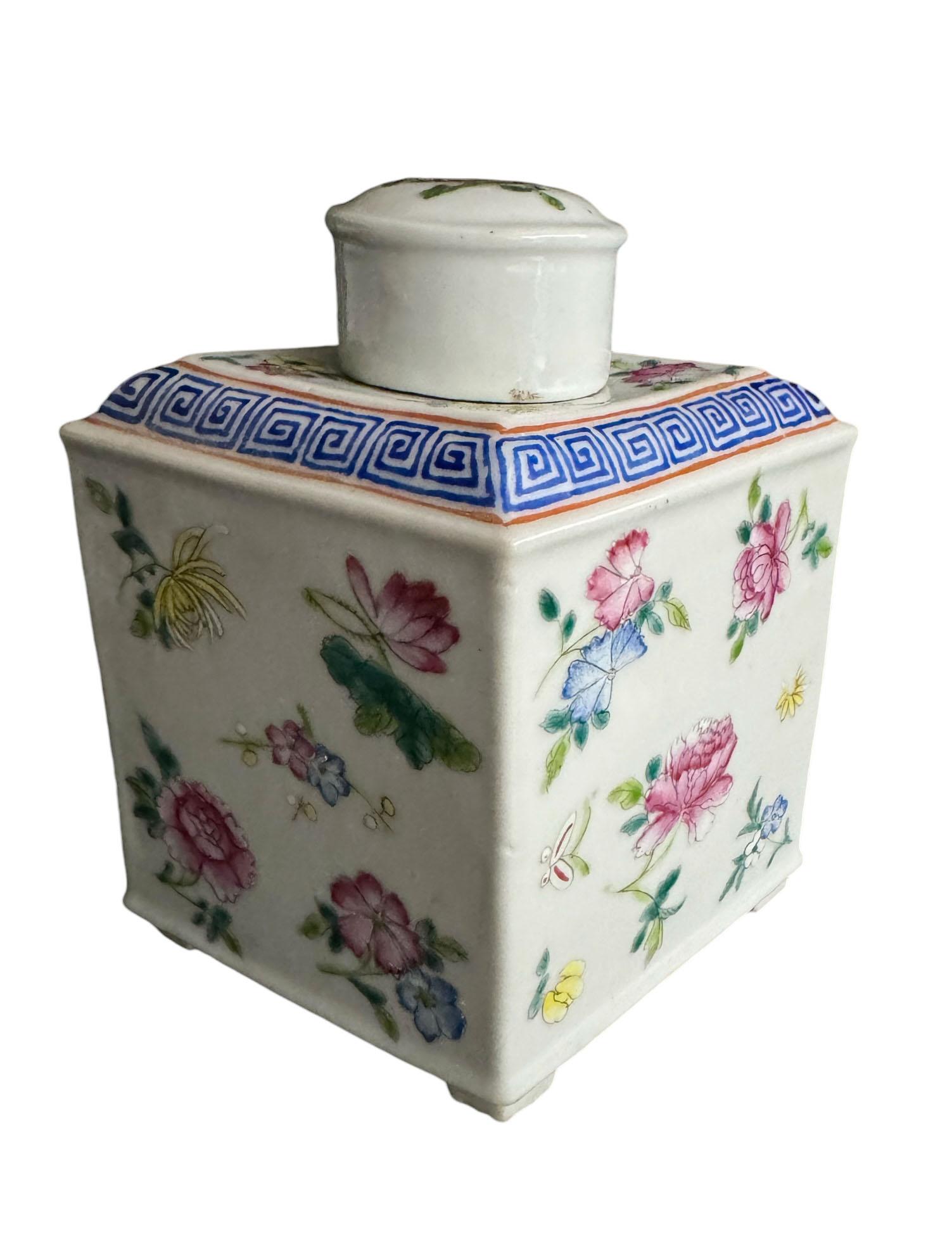 Antique Chinese Porcelain Tea Caddy For Sale 5