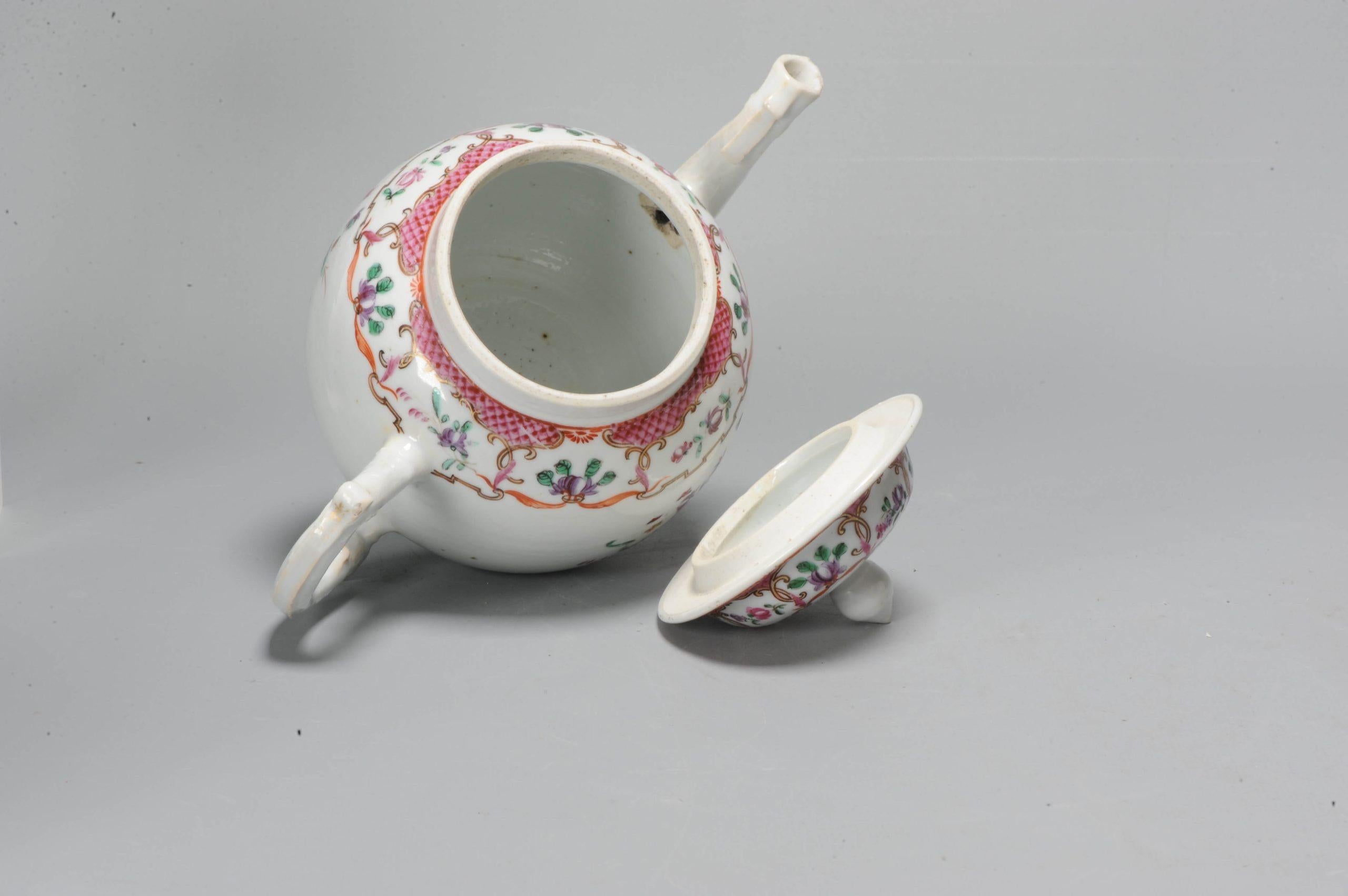 A very nice example of chine de commande porcelain. This pot is of larger size and is finely shaped. With a delicate painting of flowers.

Additional information:
Material: Porcelain & Pottery
Region of Origin: China
Emperor: Qianlong