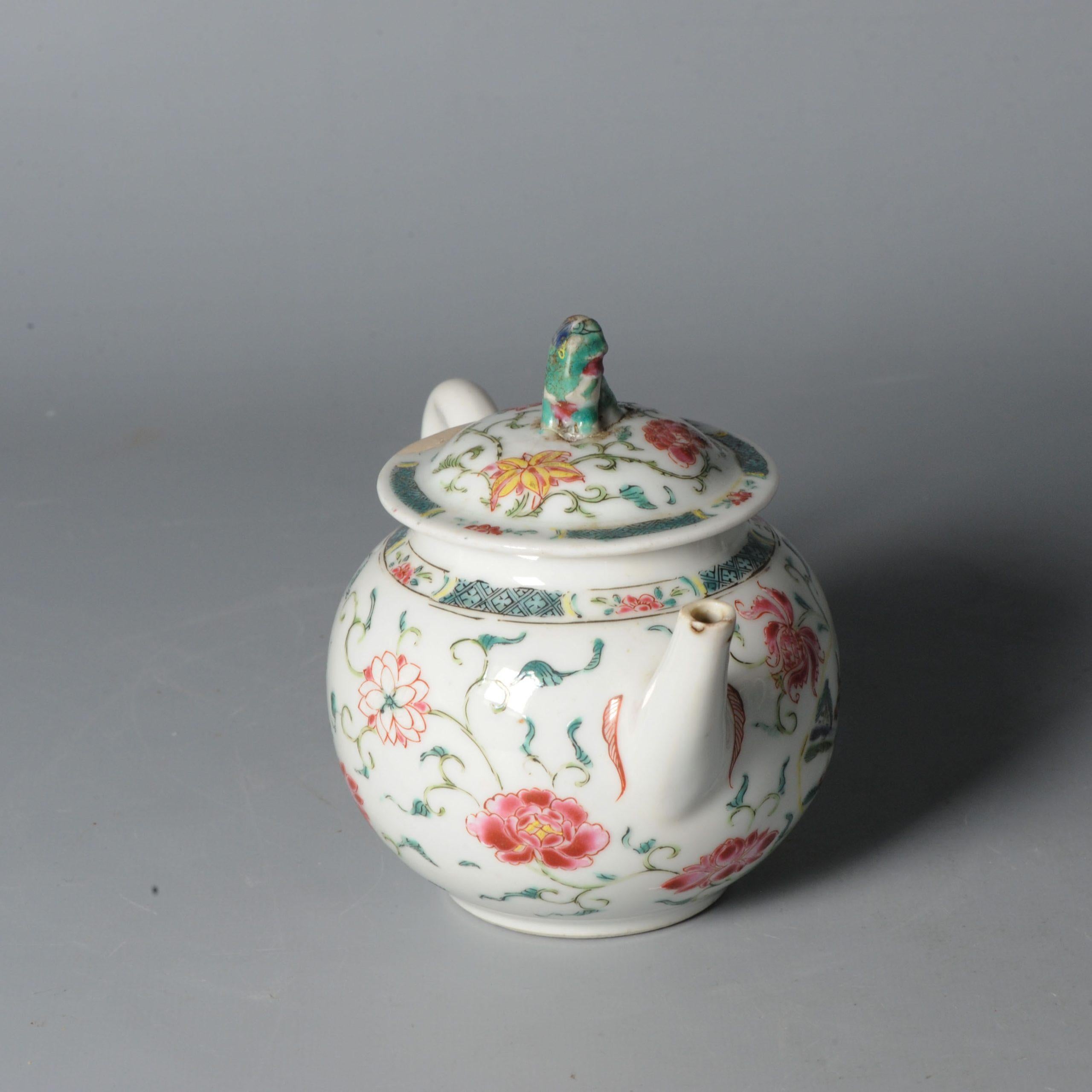 A very nice example with Donkey and Traveller with attendant.

Additional information:
Material: Porcelain & Pottery
Region of Origin: China
Emperor: Qianlong (1735-1796)
Period: 18th century Qing (1661 - 1912)
Age: Pre-1800
Original/Reproduction: