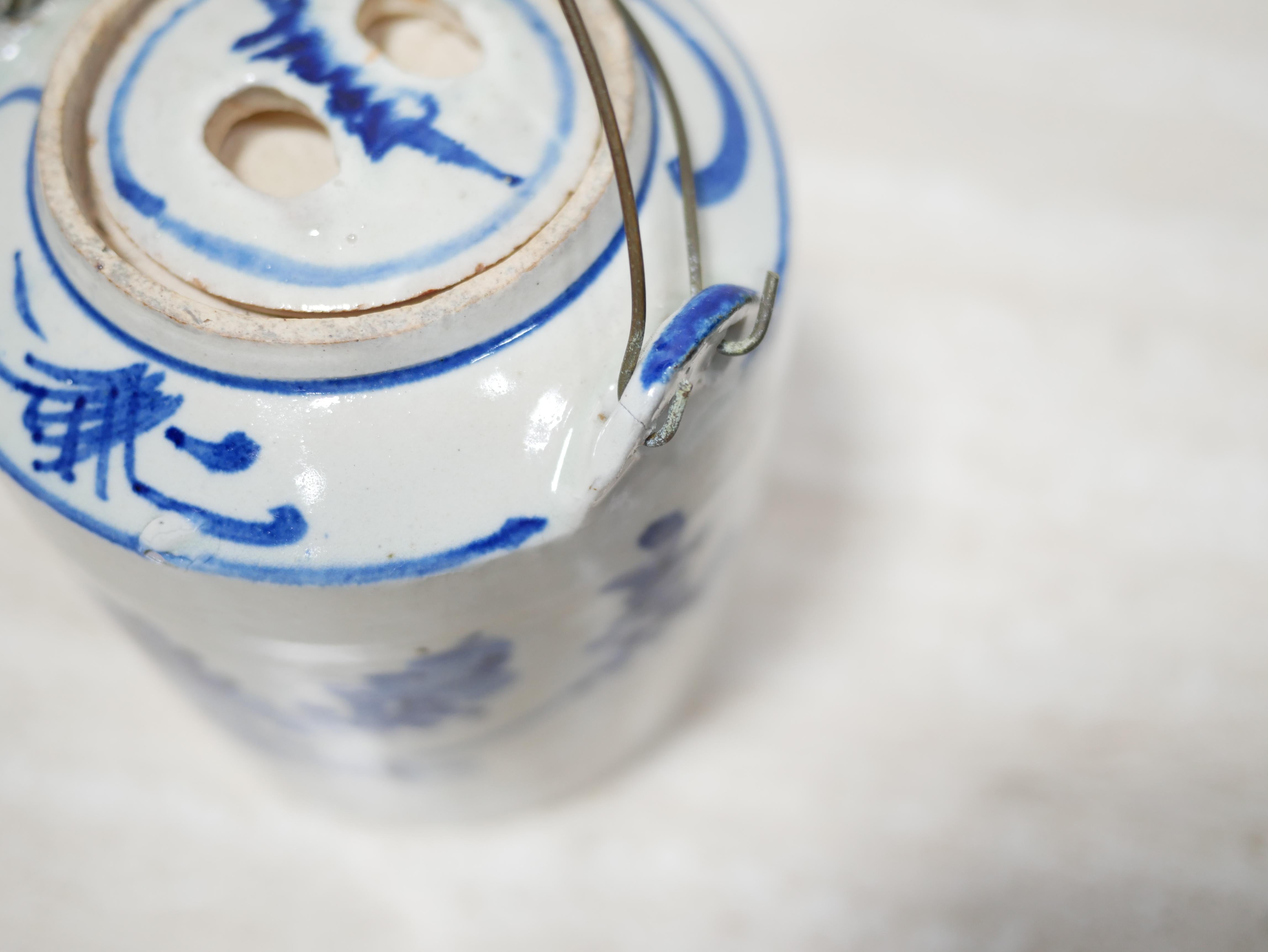 Antique Chinese Porcelain Teapot For Sale 2