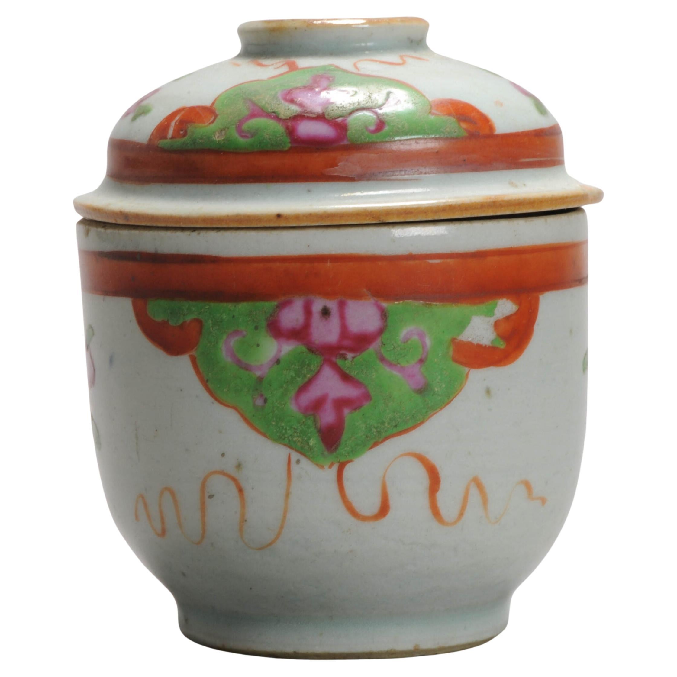 Antique Chinese Porcelain Thai Bencharong Jar with Flowers Green, 18th/19th C.