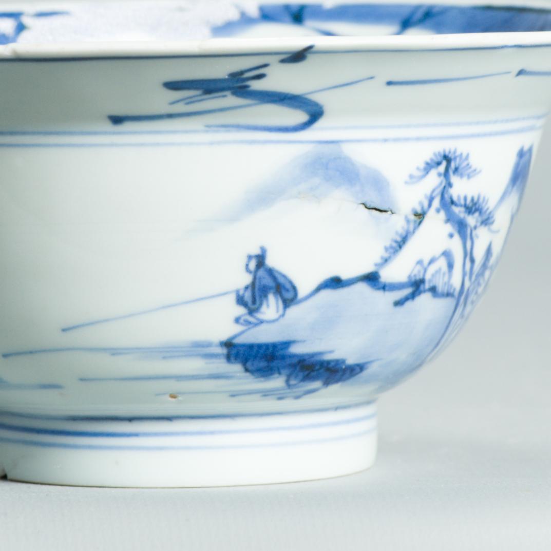 Bellissima ciotola in porcellana cinese Shunzhi o del primo periodo Kangxi - 1655-1670 circa - Markles

Un'incantevole e altamente decorativa ciotola in porcellana bianca e blu risalente al periodo Shunzhi o all'inizio del periodo Kangxi (1655-1670