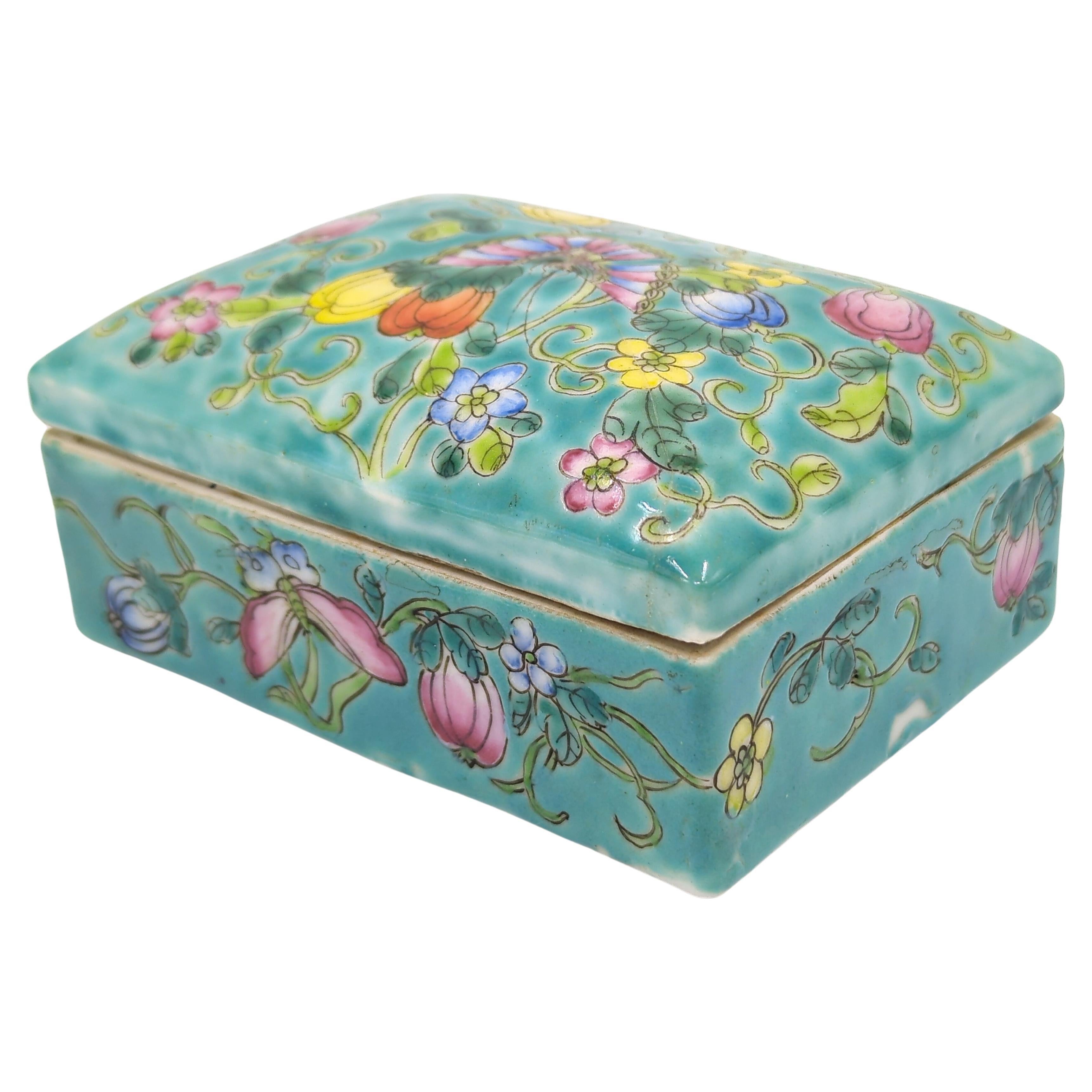 Antique Chinese Porcelain Turquoise Butterfly Covered Jewelry Box 19/20c  In Fair Condition For Sale In Richmond, CA