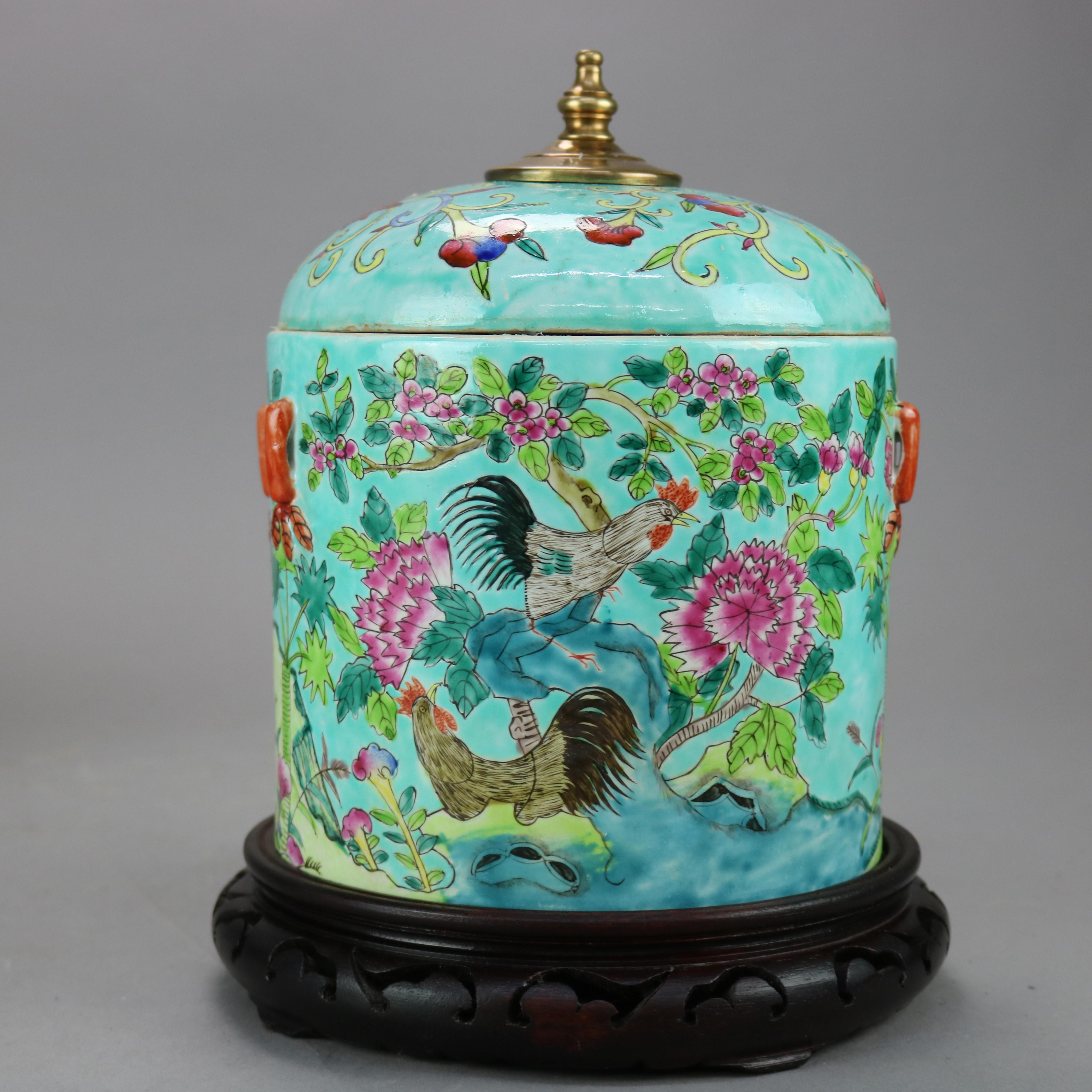 Antique Chinese Porcelain Urn Jar, Garden Motif, circa 1930’s In Good Condition In Big Flats, NY