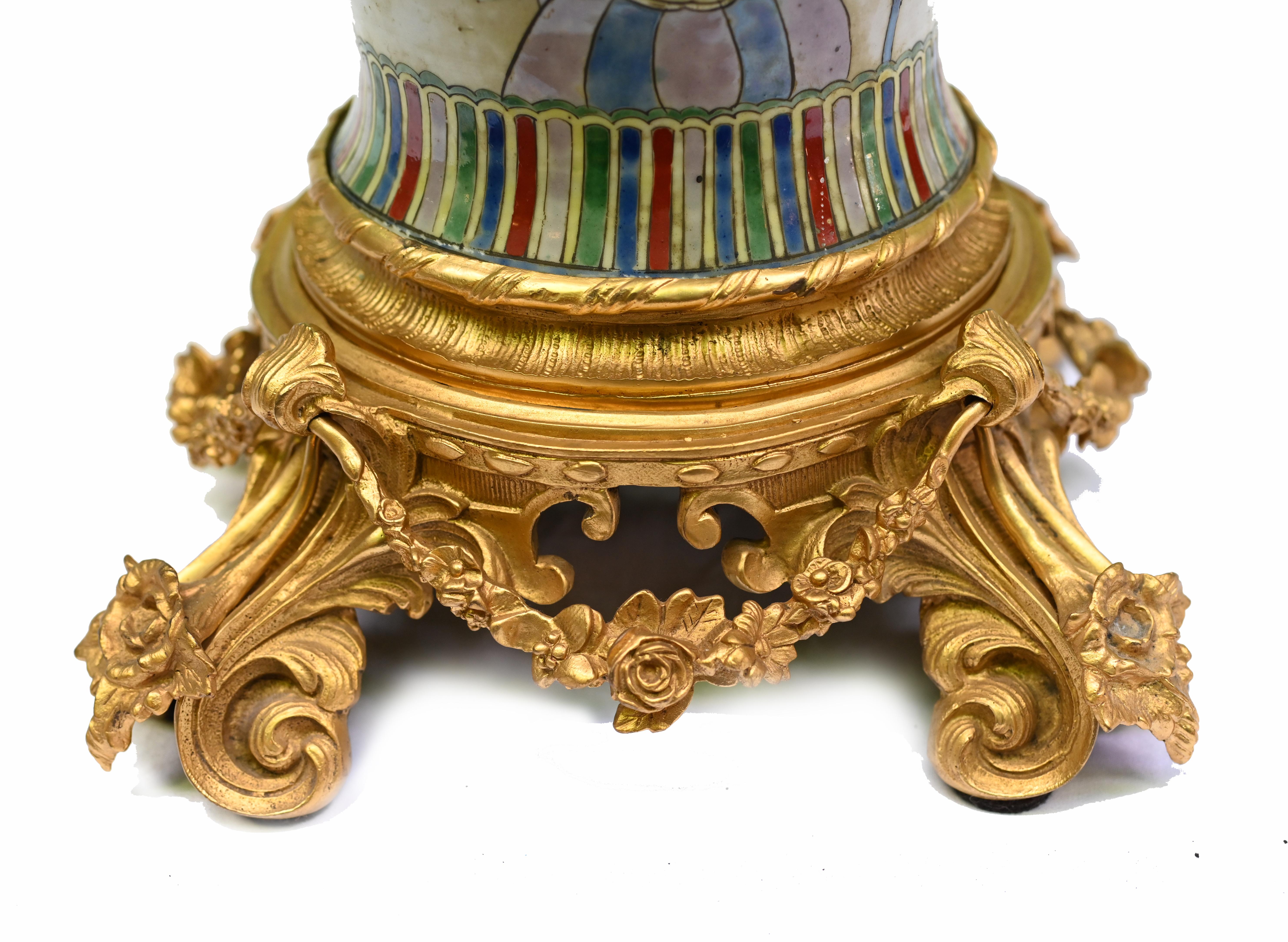 Vase chinois ancien monté en bronze doré Qianlong 1920 en vente 5