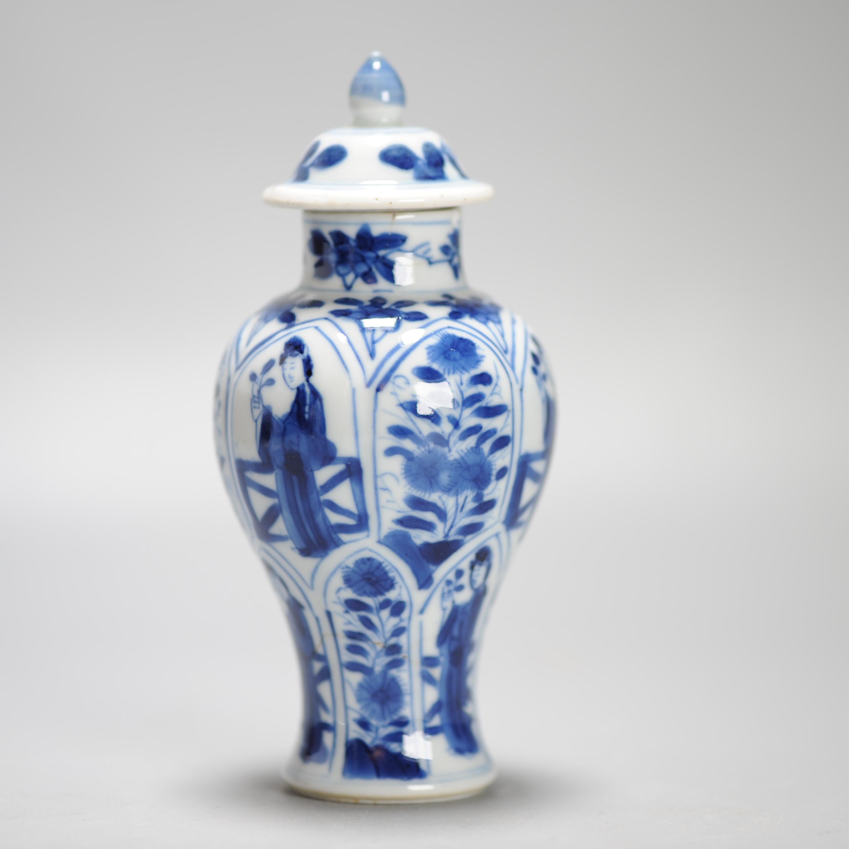Vase chinois ancien avec scène de lézard figurative, période Kangxi en vente 2