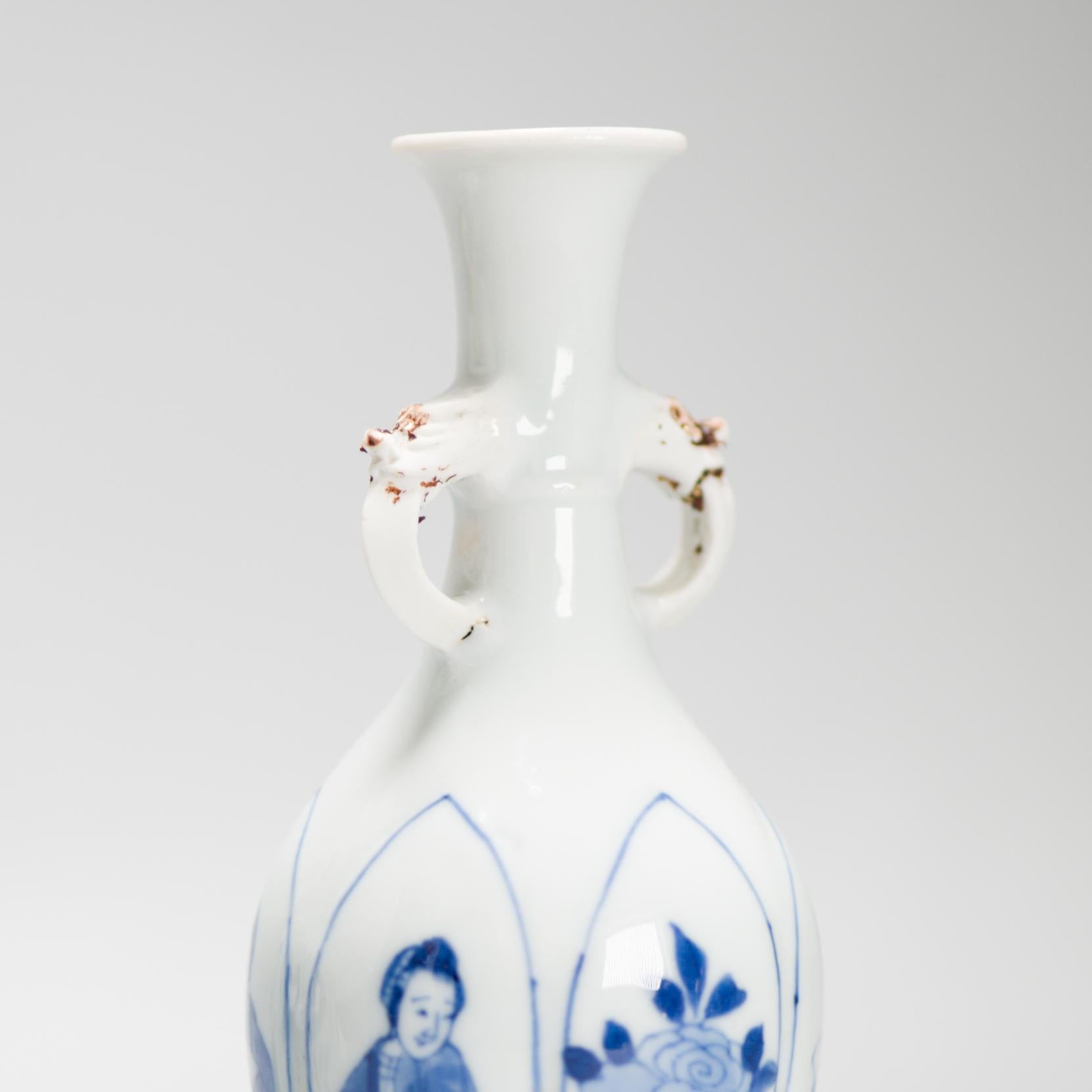 Vases chinois anciens avec scène figurative début de la période Kangxi en vente 4