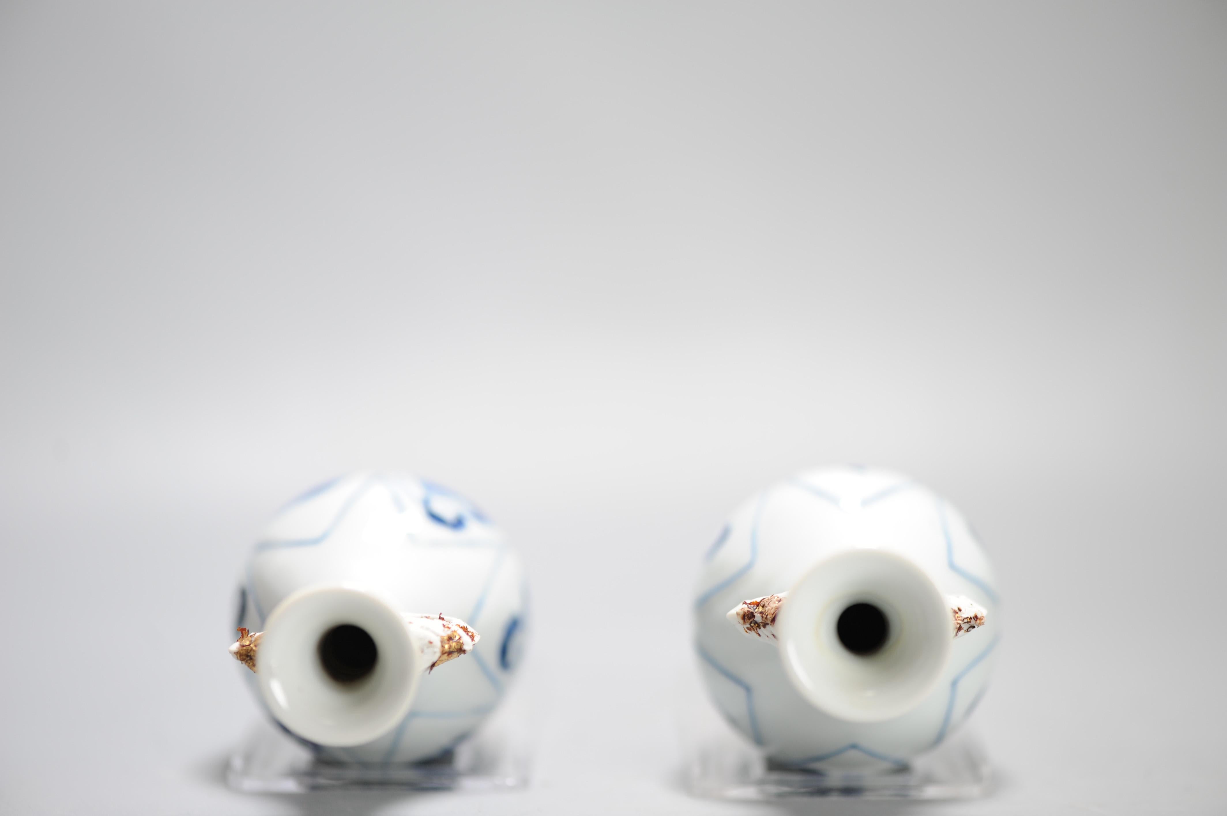 Vases chinois anciens avec scène figurative début de la période Kangxi en vente 11