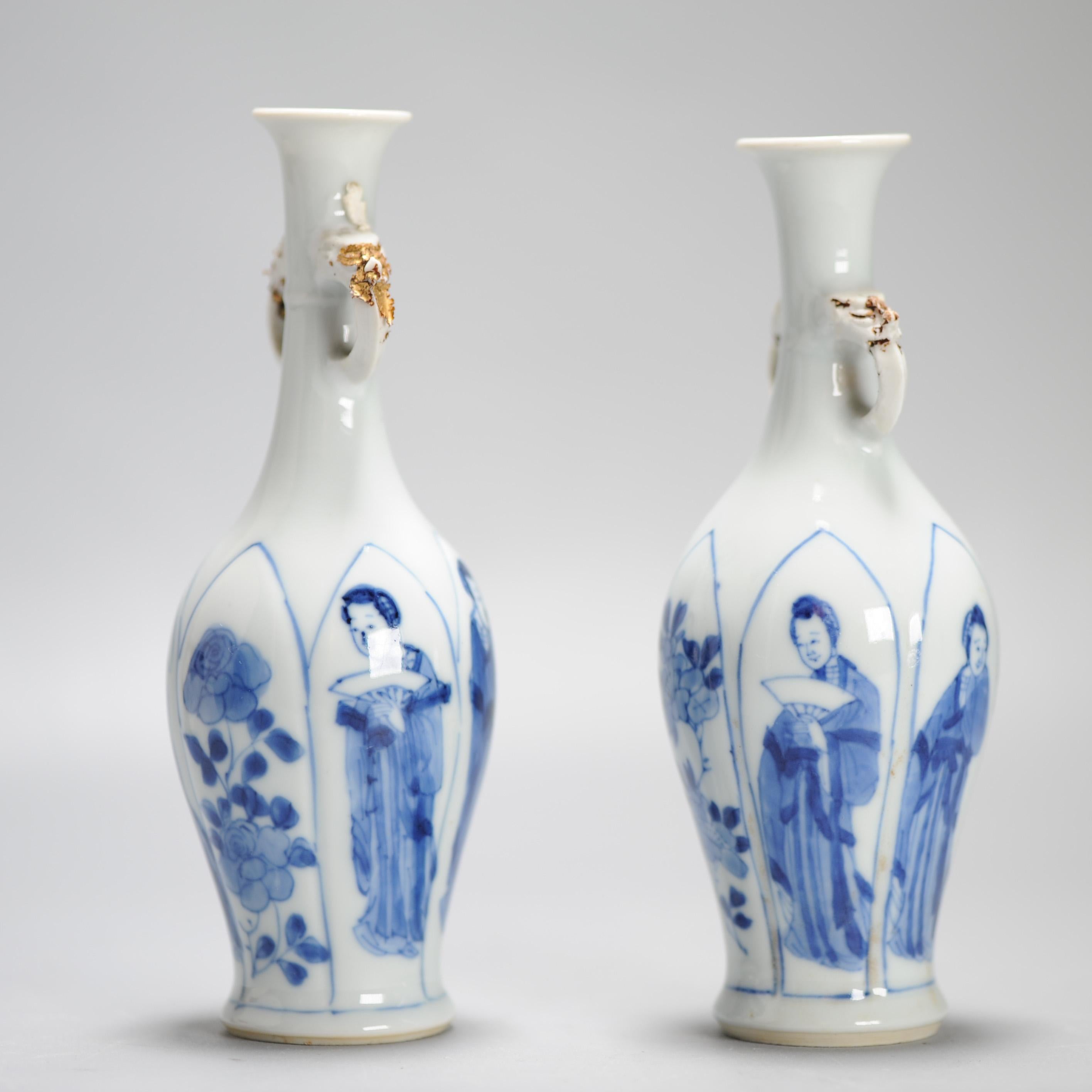 Chinois Vases chinois anciens avec scène figurative début de la période Kangxi en vente