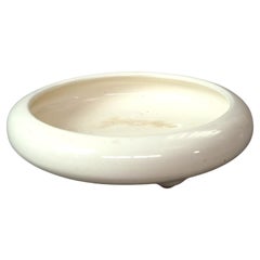 Antica ciotola bassa in ceramica cinese smaltata e con piede Circa 1920
