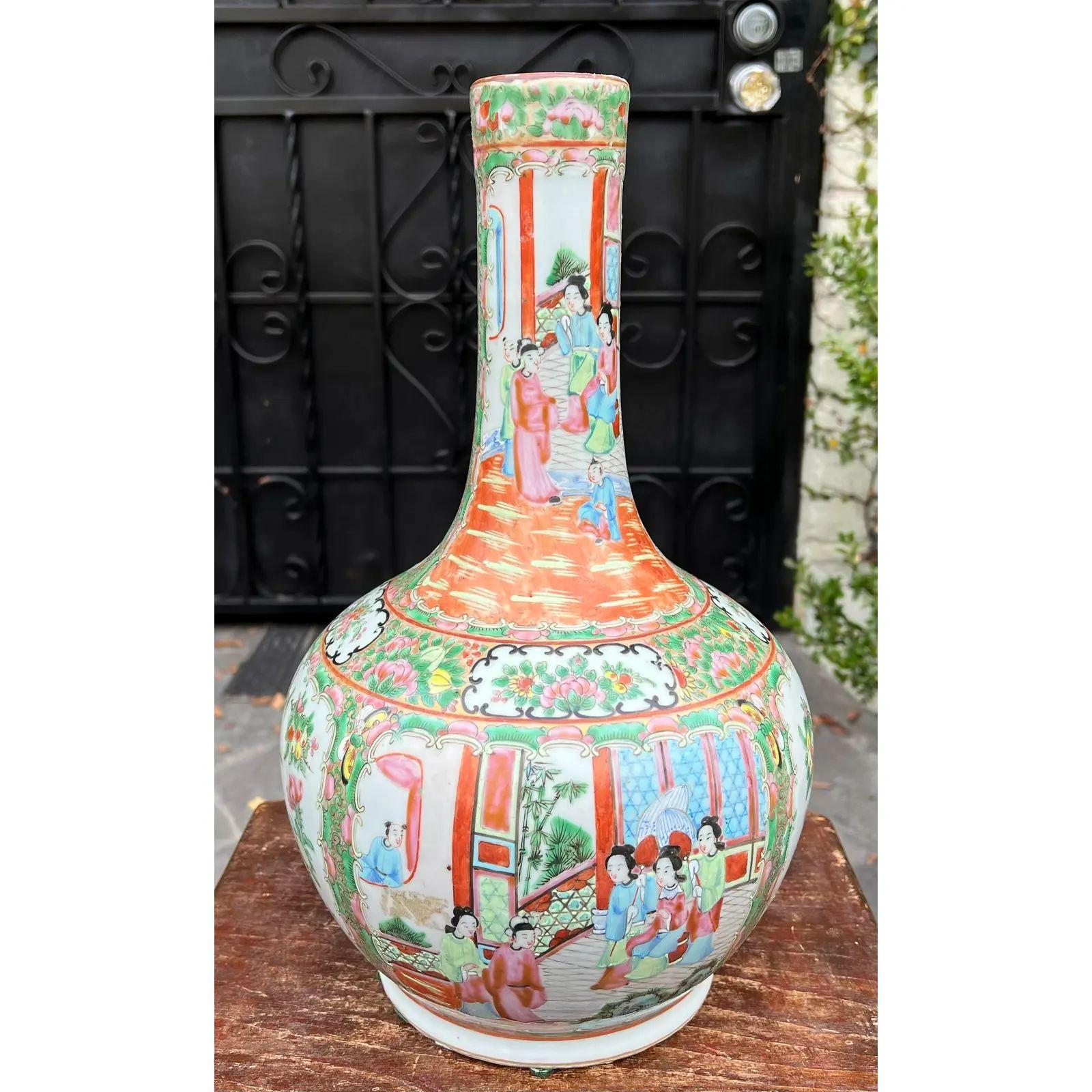 Antique Chinese Pottery Rose Medallion Bottle Vase, Early 19th Century For Sale 1