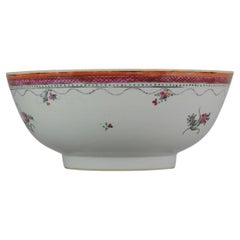 Antique Chinese Qianlong Period Famille Rose Bowl Qing Lowestoft, 18th Century