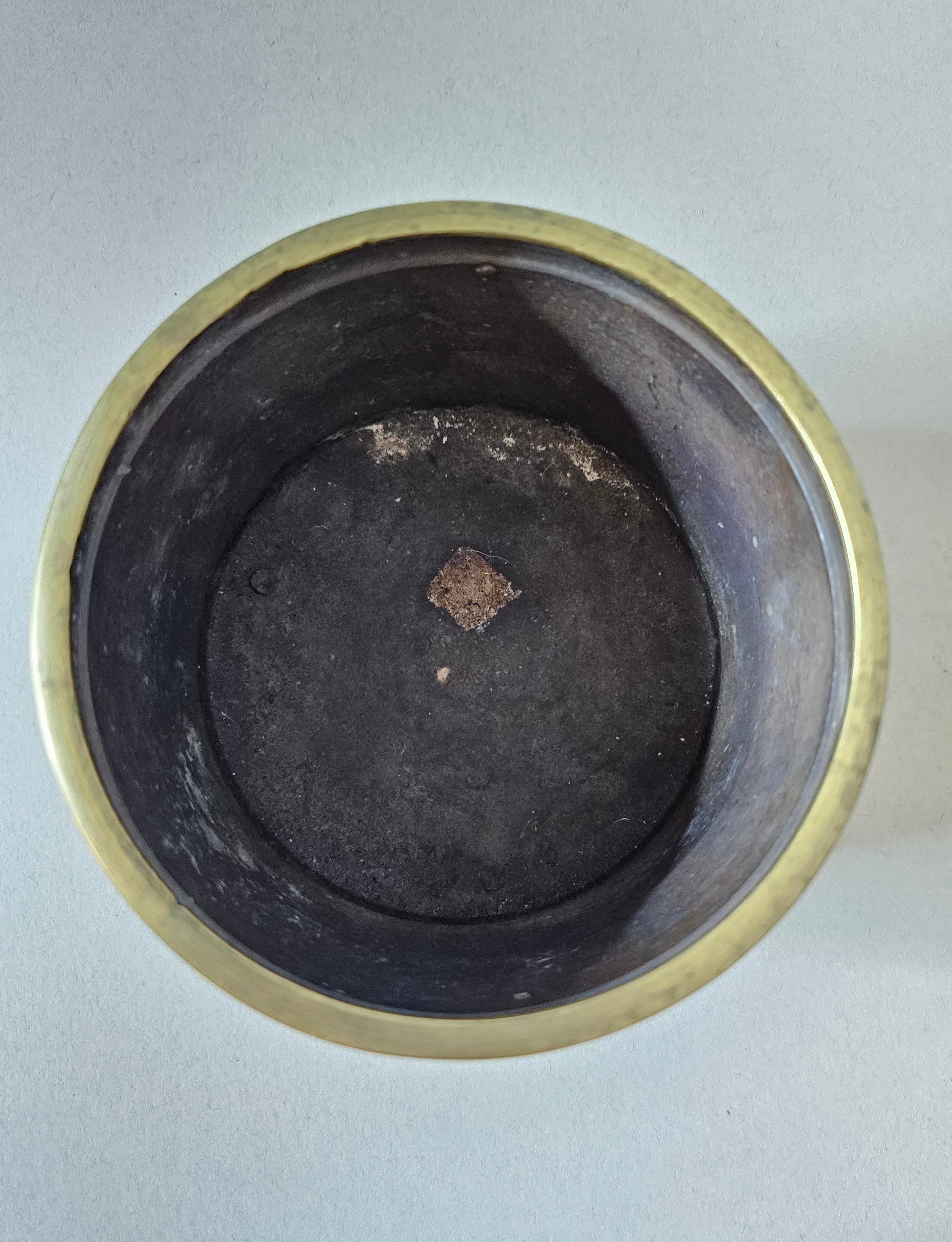 Antiguo incensario chino Qing de bronce Quemador de incienso Cachepot en venta 4