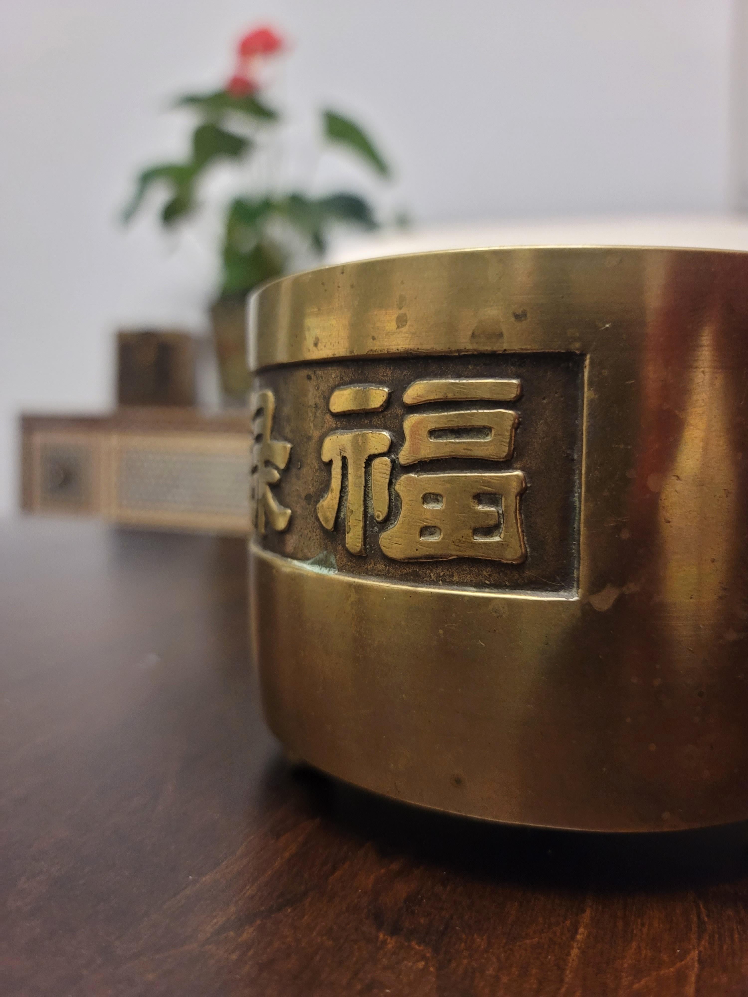 Antiguo incensario chino Qing de bronce Quemador de incienso Cachepot en venta 8