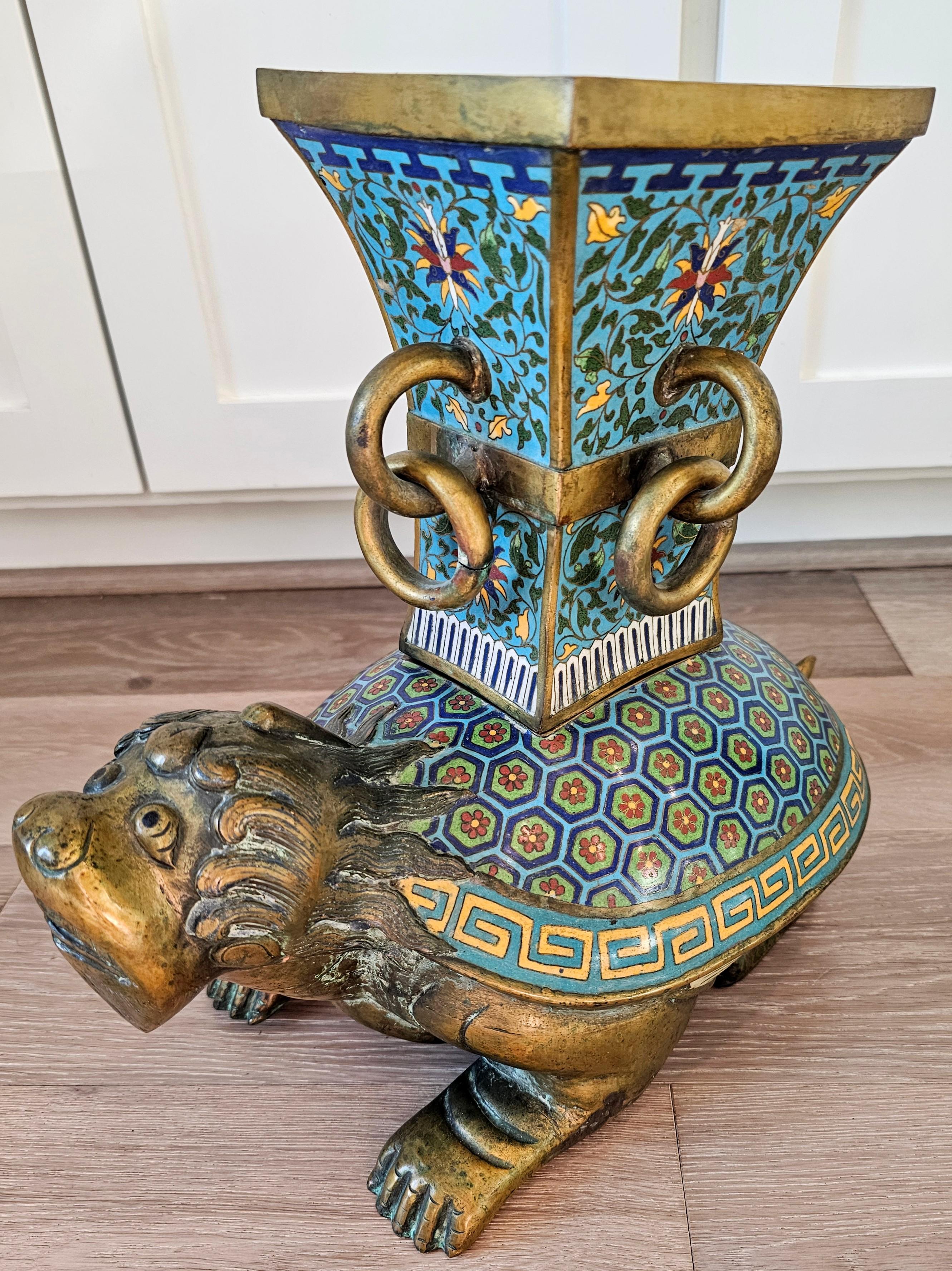 Ancien vase encensoir en bronze émaillé cloisonné chinois Qing à figure de dragon tortue en vente 13