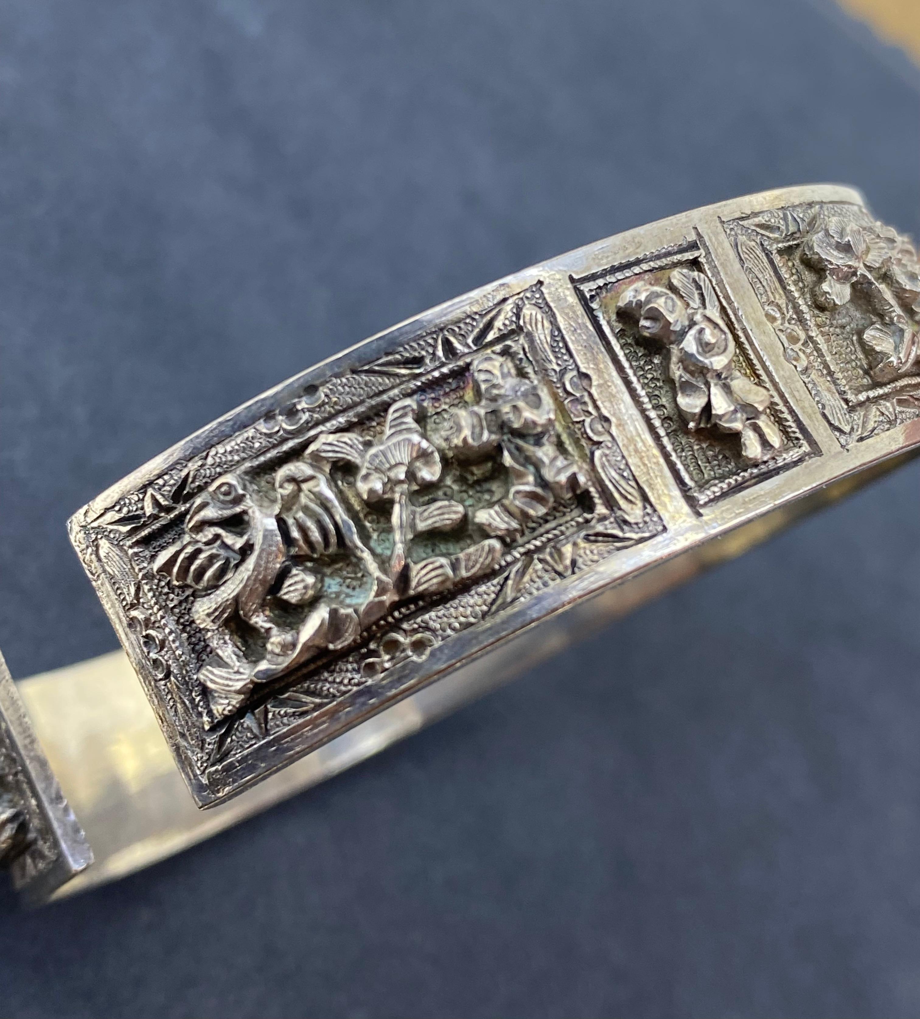 Ancien bracelet en argent 925 de la dynastie chinoise des Qing, décoré de nombreuses figures. en vente 5