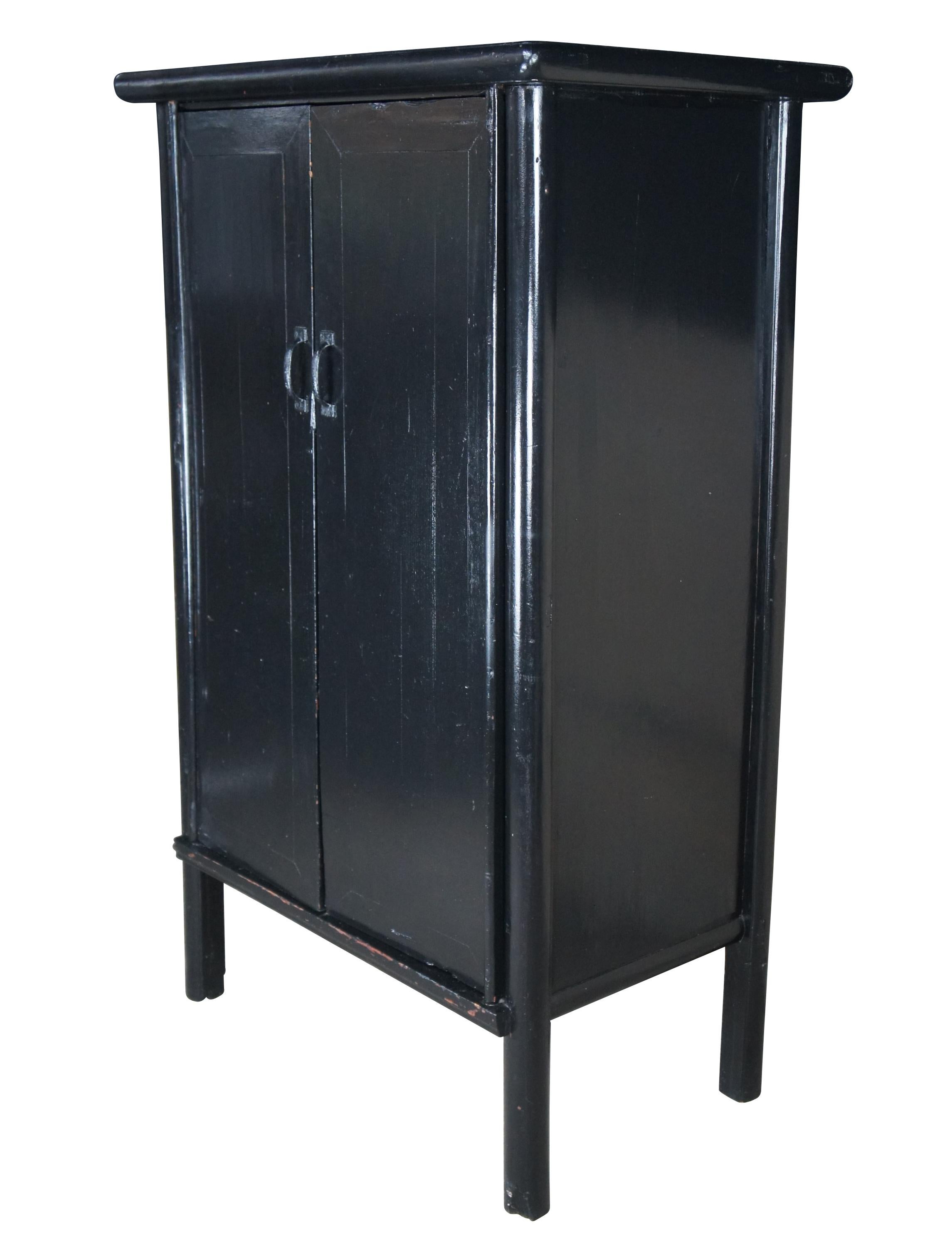 Antique Chinese Qing Dynasty Black Lacquer Elm Armoire Wardrobe Scholars Cabinet In Good Condition For Sale In Dayton, OH