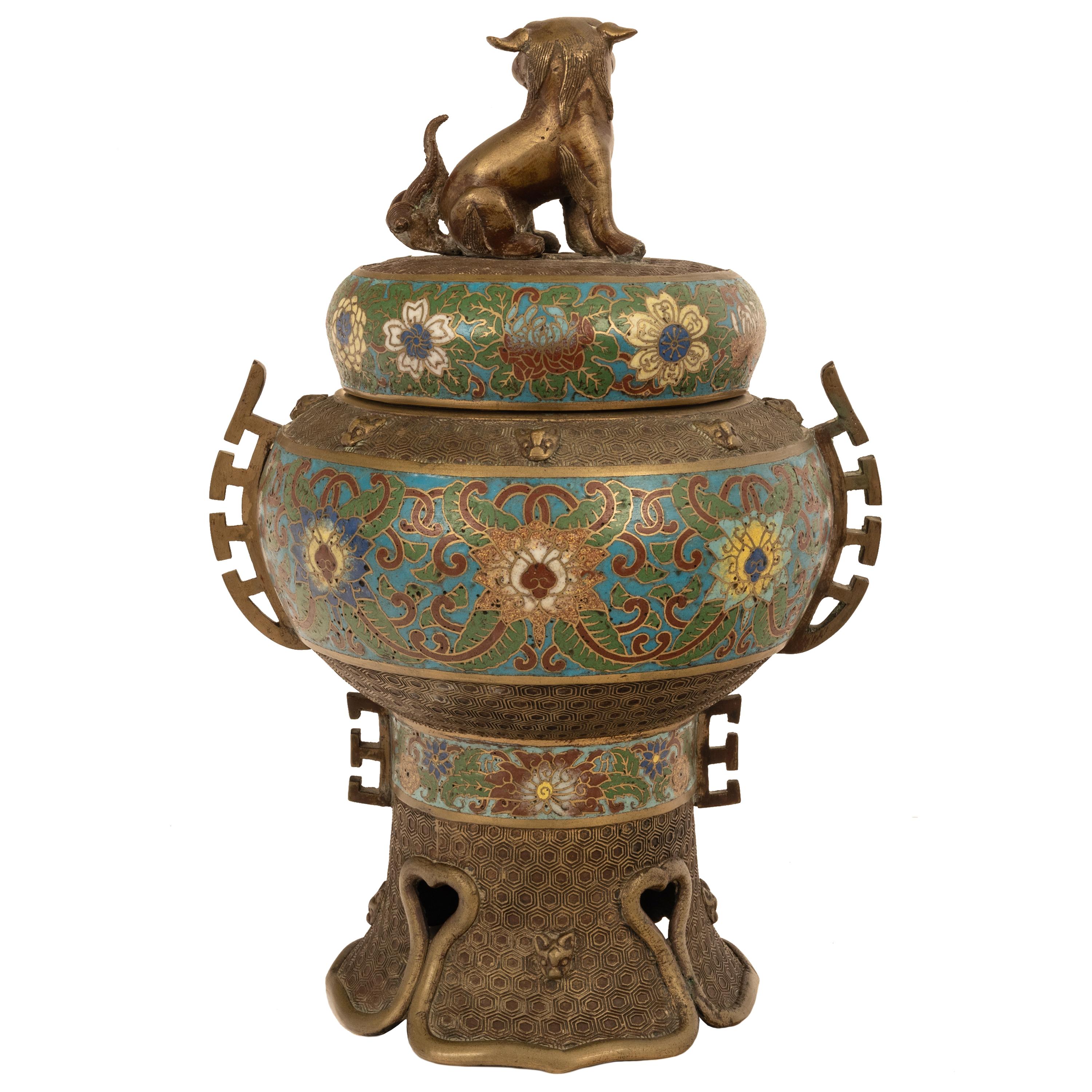 Bronze Ancien encensoir en bronze et émail cloisonné de la dynastie chinoise Qing, brûleur d'encens 1900 en vente