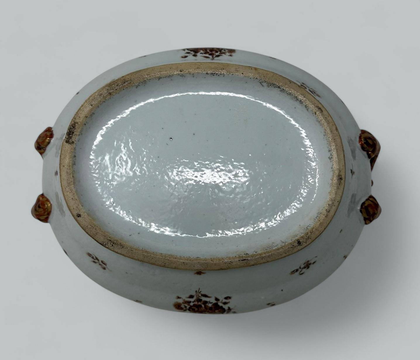 Antique Soupière Qianlong en porcelaine de Canton Famille Rose de la Dynastie Qing 18 Ct en vente 3