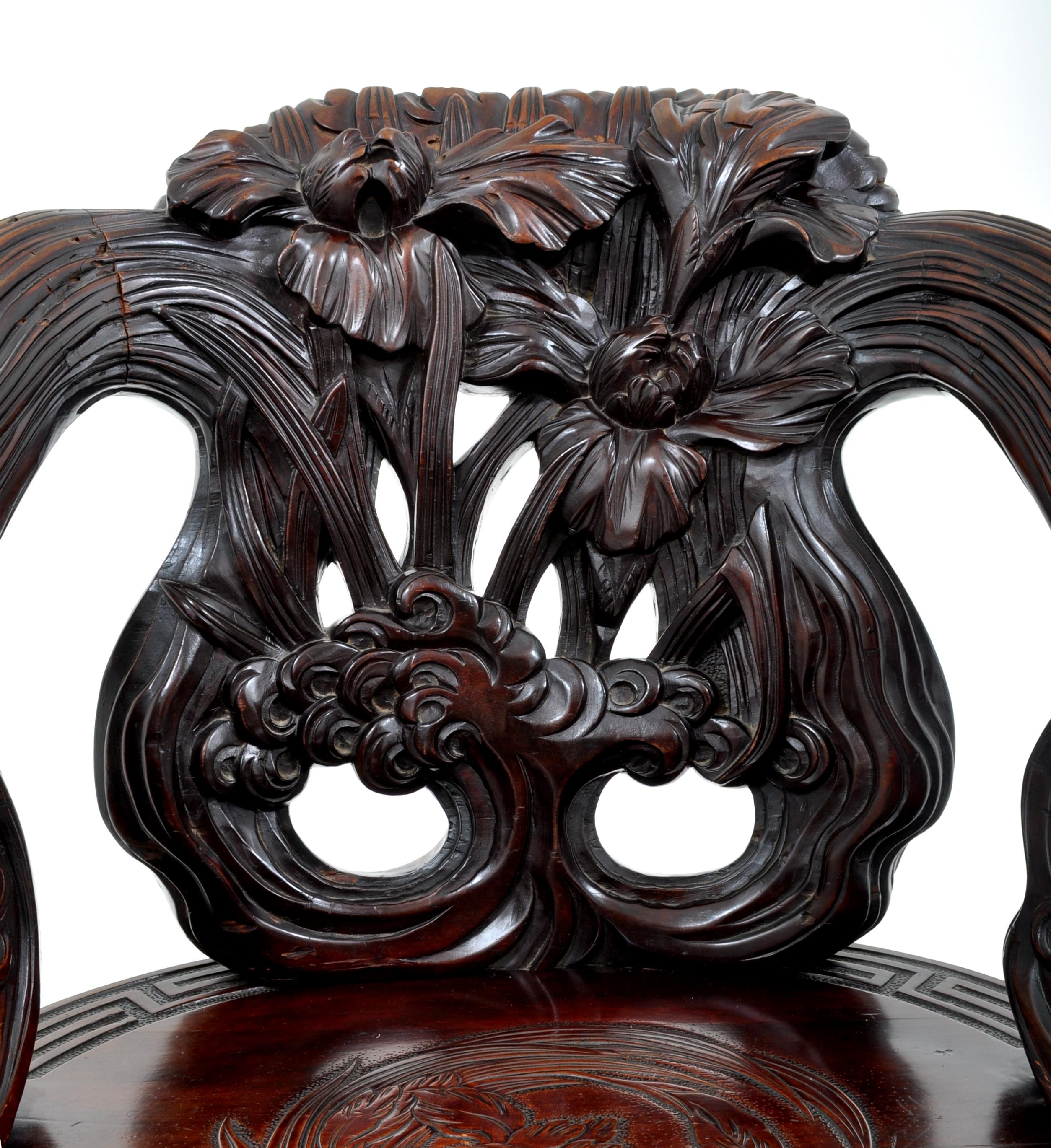 Antique Chinese Qing Dynasty Carved Rosewood Throne Chair, circa 1890 1