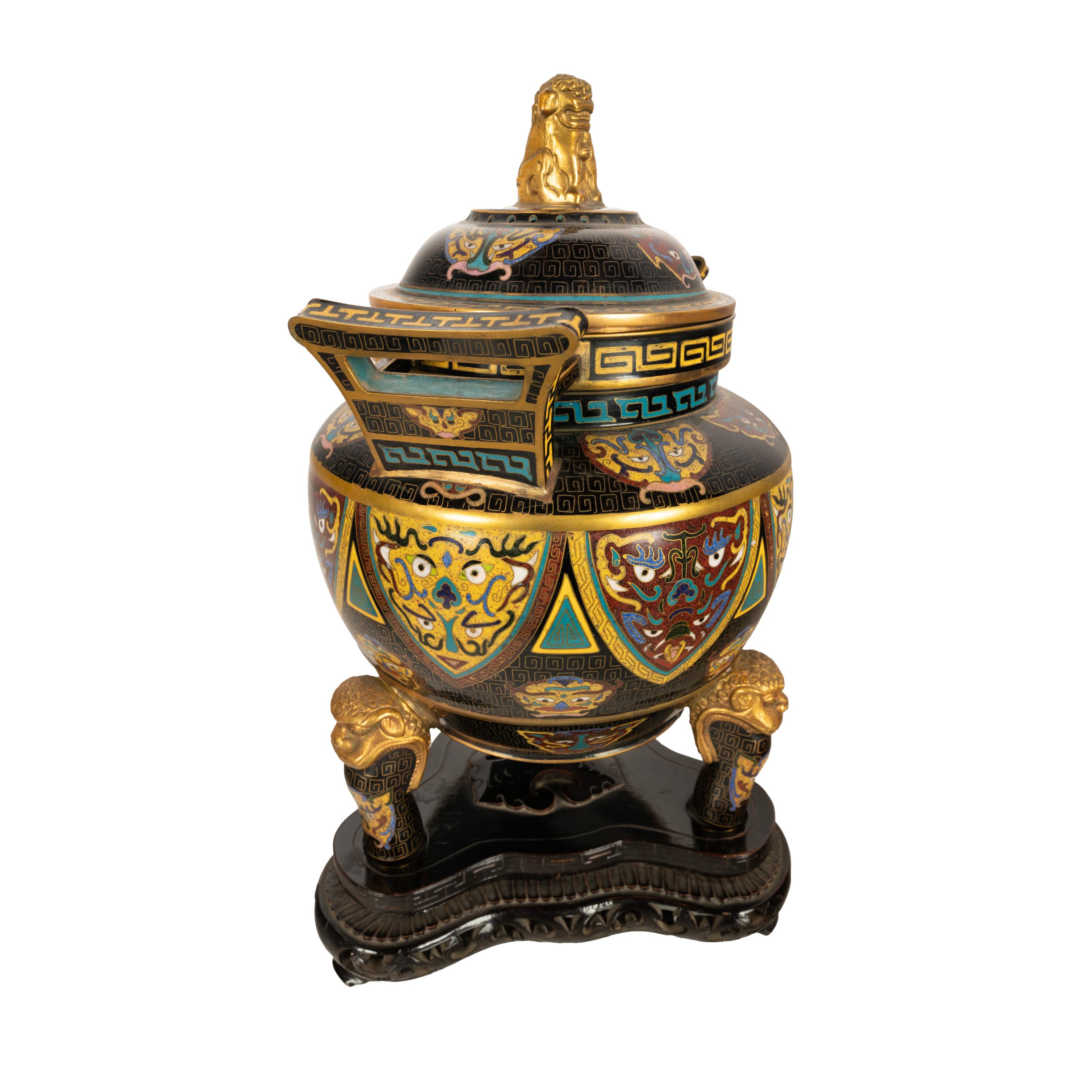 Antiguo incensario chino de cloisonné de la dinastía Qing Ding Quemador de incienso con tapa 1870 Fines del siglo XIX en venta