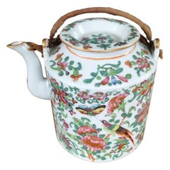 Antique Chinese Qing Dynasty Rose Canton Porcelain Teapot, circa 1870