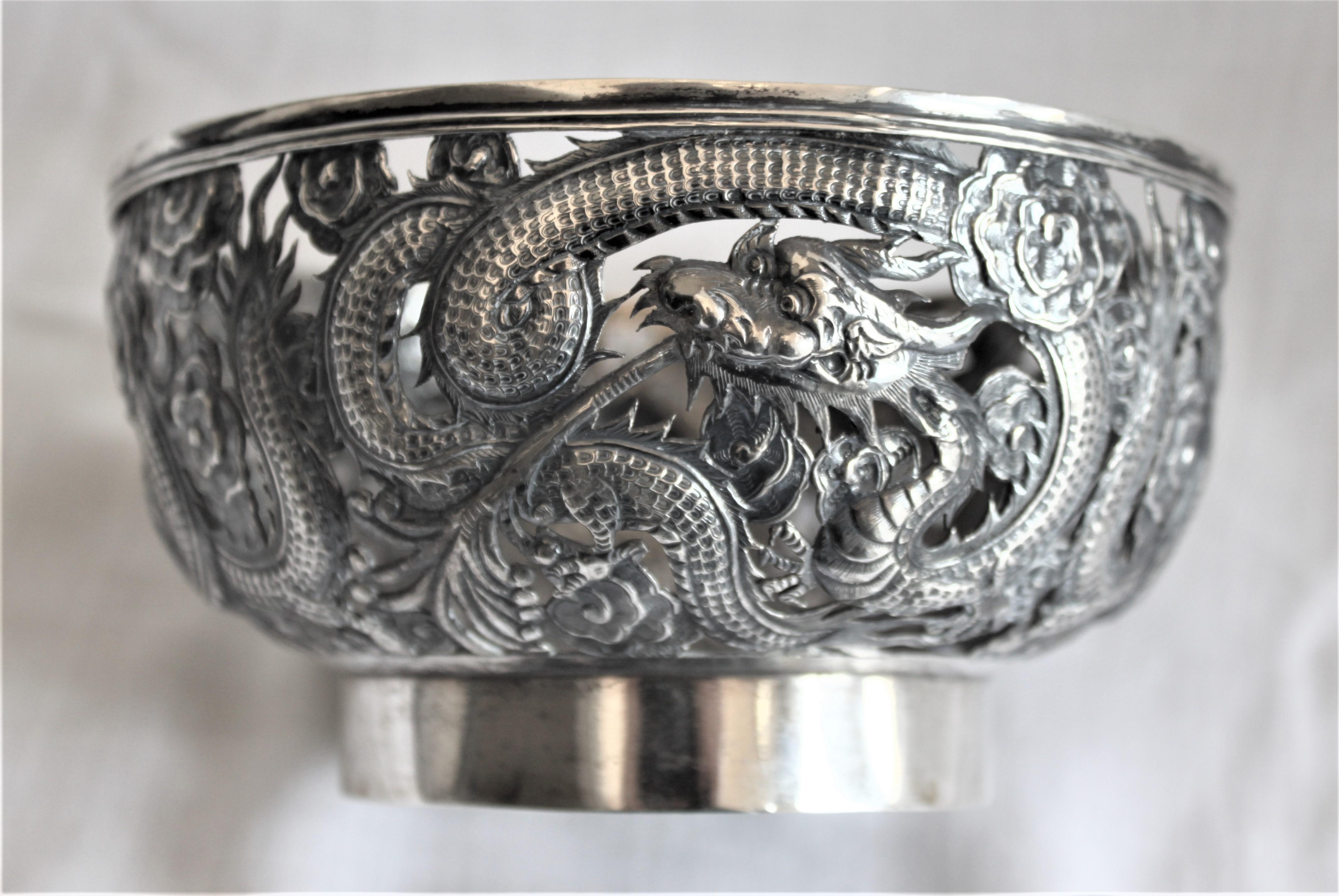 Antique Chinese Qing Dynasty Silver Bowl with Dragons and Flower Decoration For Sale 1