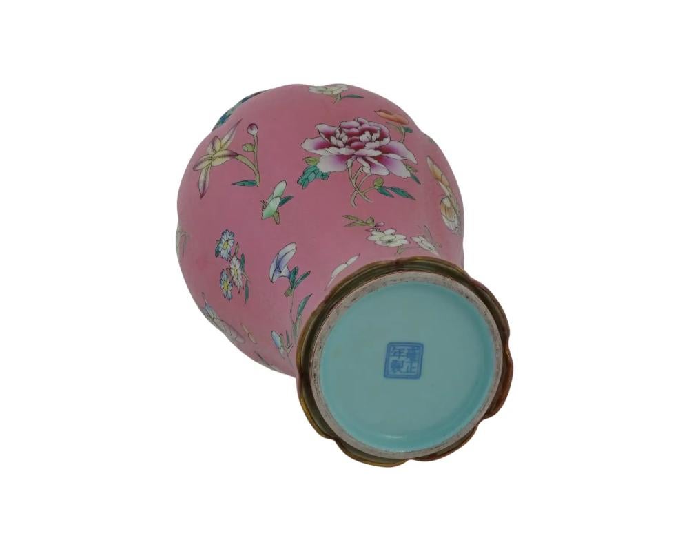 Antique Chinese Qing Famille Rose Porcelain Vase For Sale 1