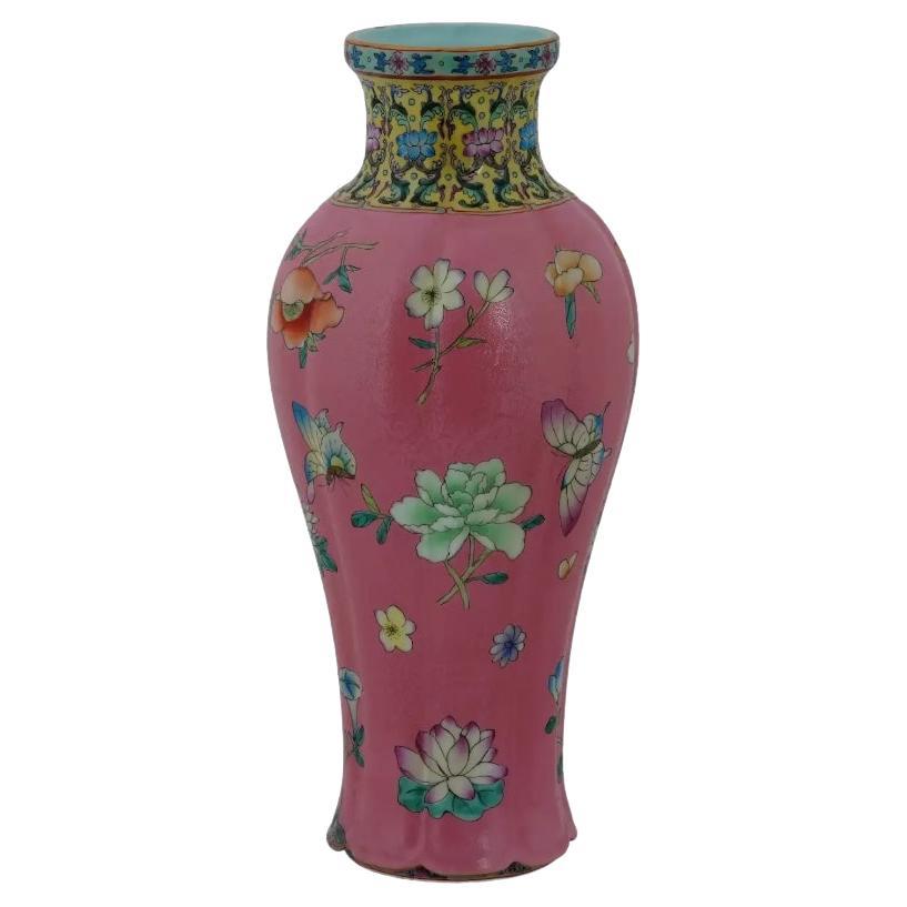 Large Chinese Famille Rose Porcelain Vase For Sale at 1stDibs