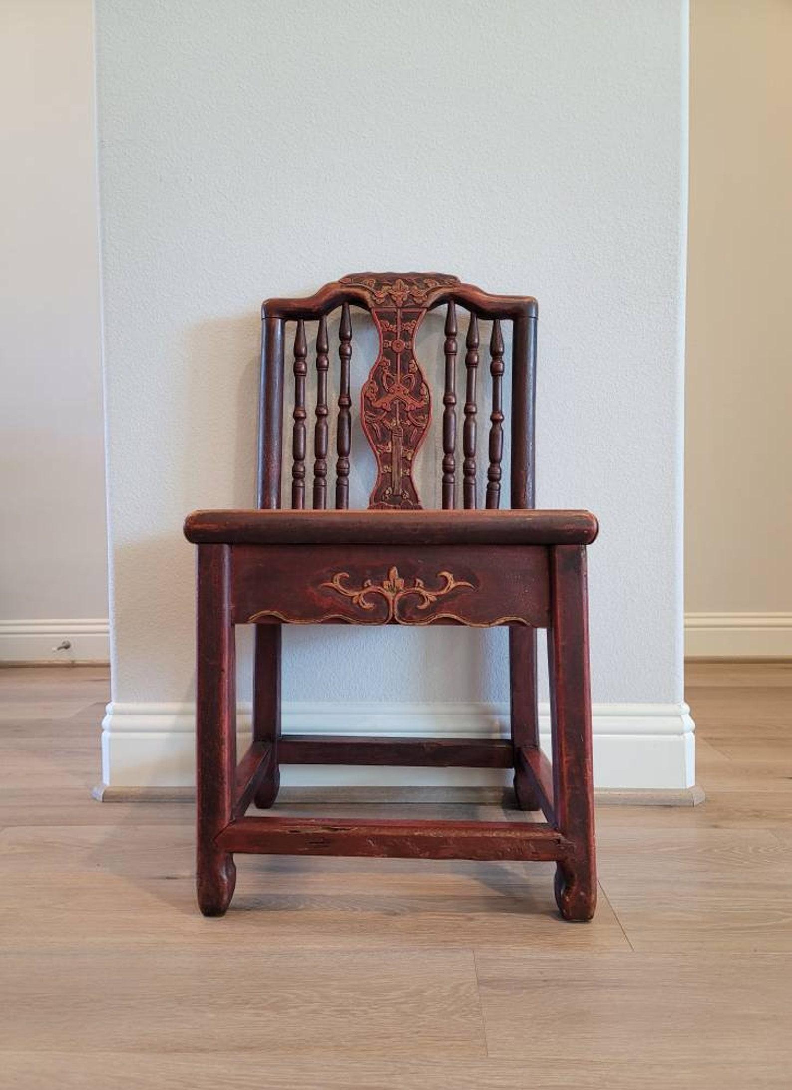 19th Century Antique Chinese Qing Hongmu Wood Wedding Low Chair For Sale