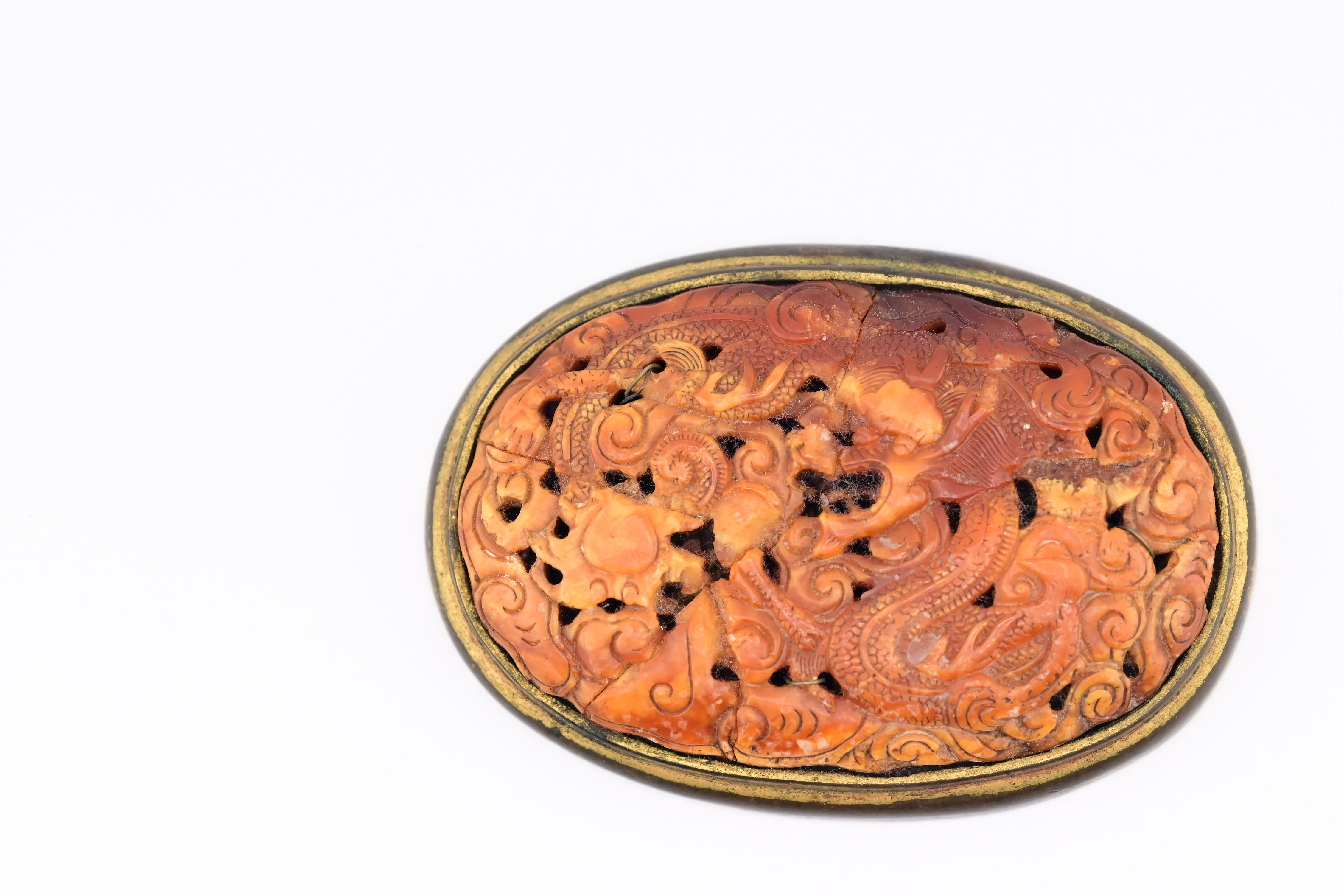 Antique Chinese Rare Amber Dragon Brooch Qing Period In Good Condition For Sale In Media, PA