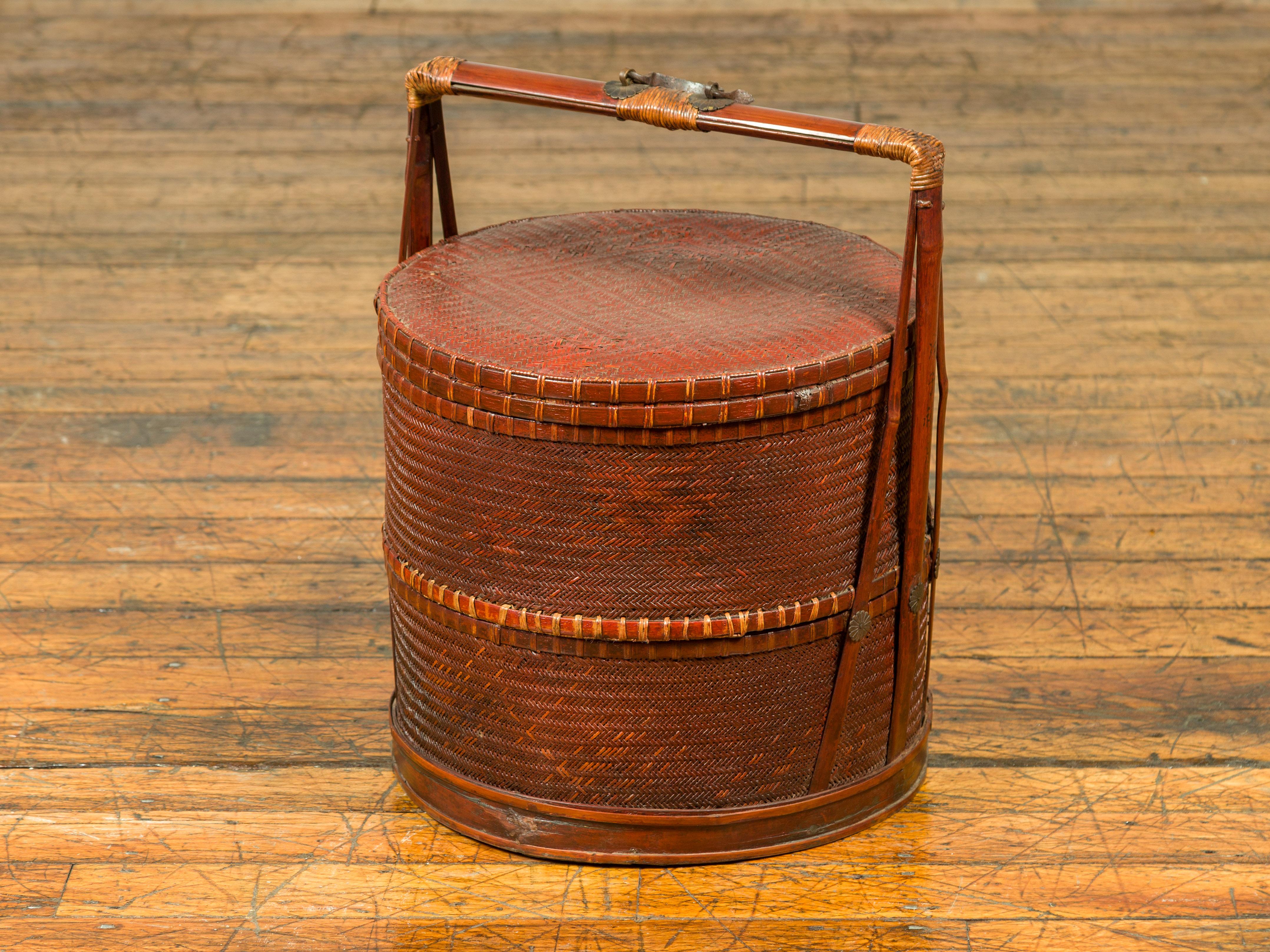 Antique Chinese Rattan and Bamboo Nested Lunch Basket with Carved Handle For Sale 2